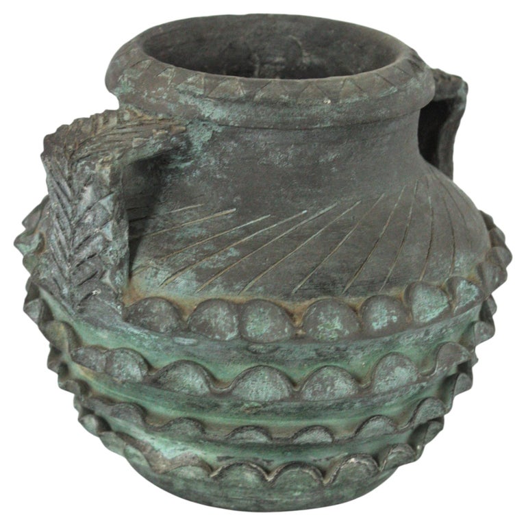 Grüner, unglasierter Terrakotta-Krug/Vase mit Henkeln im iberischen Stil, Spanien, 1940er Jahre im Angebot bei 1stDibs Deutschland