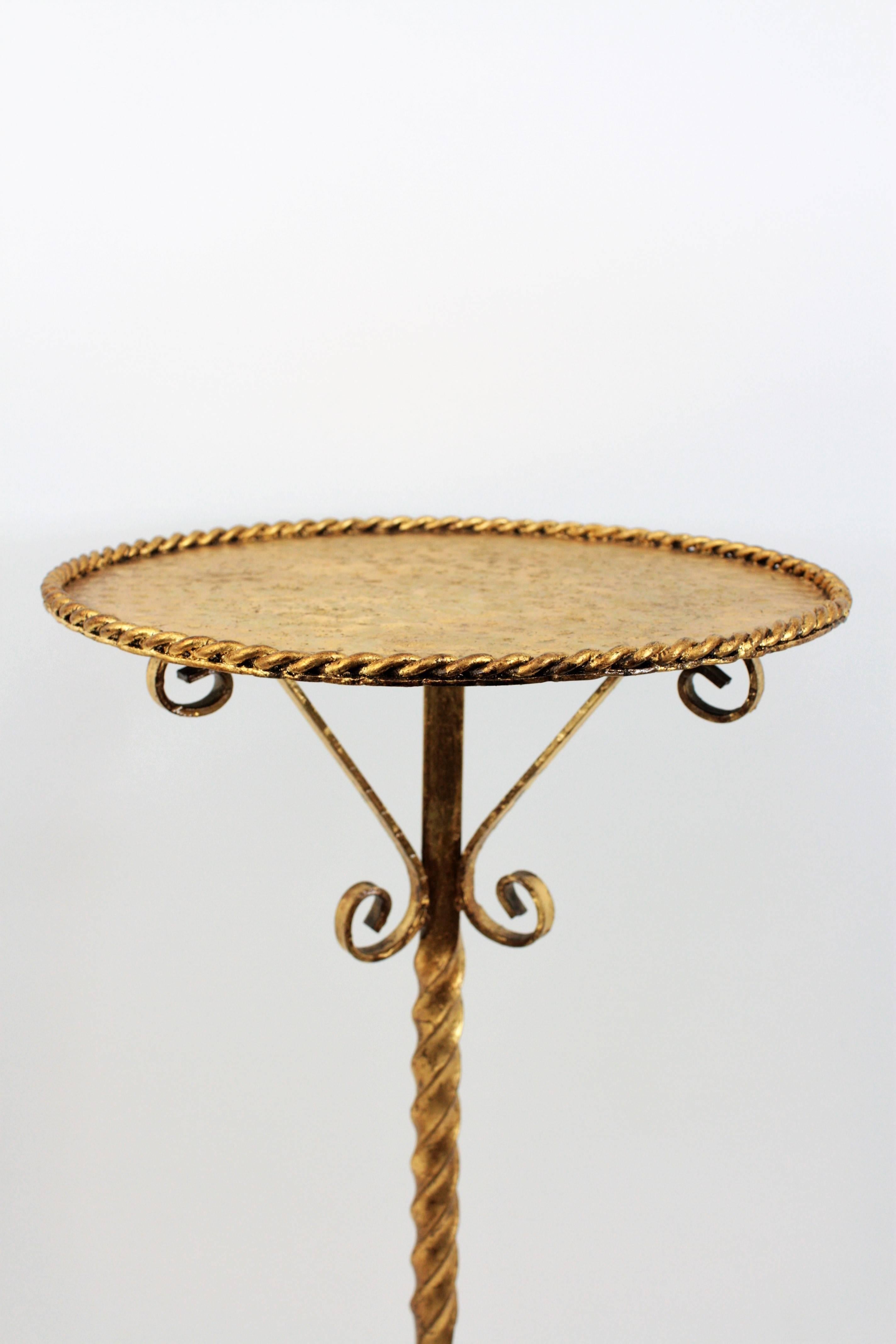 20th Century Spanish 1960s Ornate Gilt Iron Hand-Hammered Guéridon Table