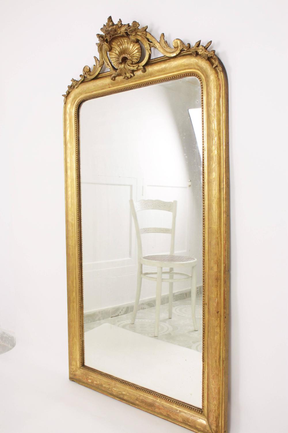Antique French 19th Century Louis Philippe Gold Leaf Giltwood Coquille Mirror For Sale at 1stdibs