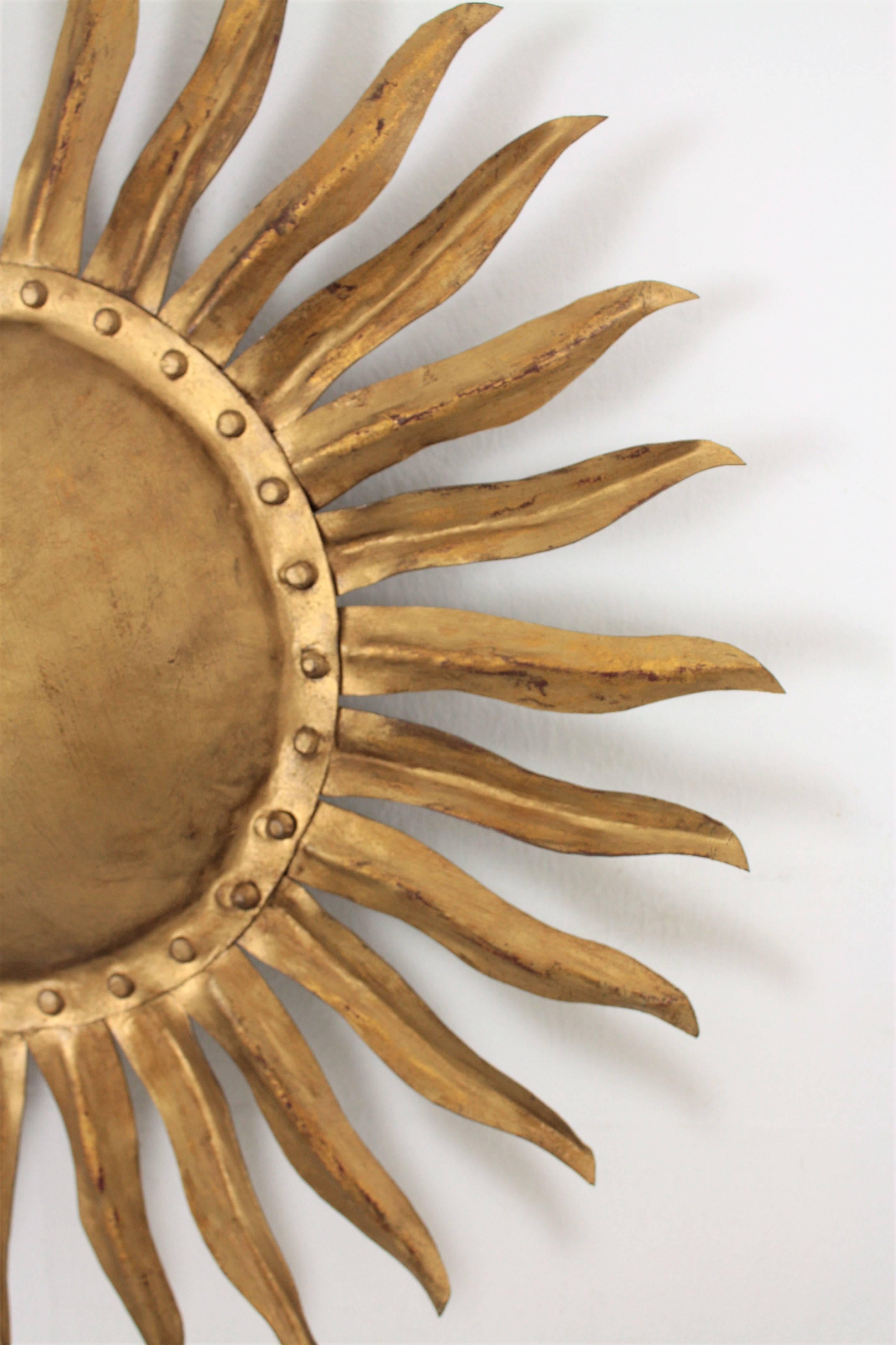 1940s Spanish Gilt Iron Sunburst Wall Sconce or Ceiling Light Fixture In Excellent Condition In Barcelona, ES
