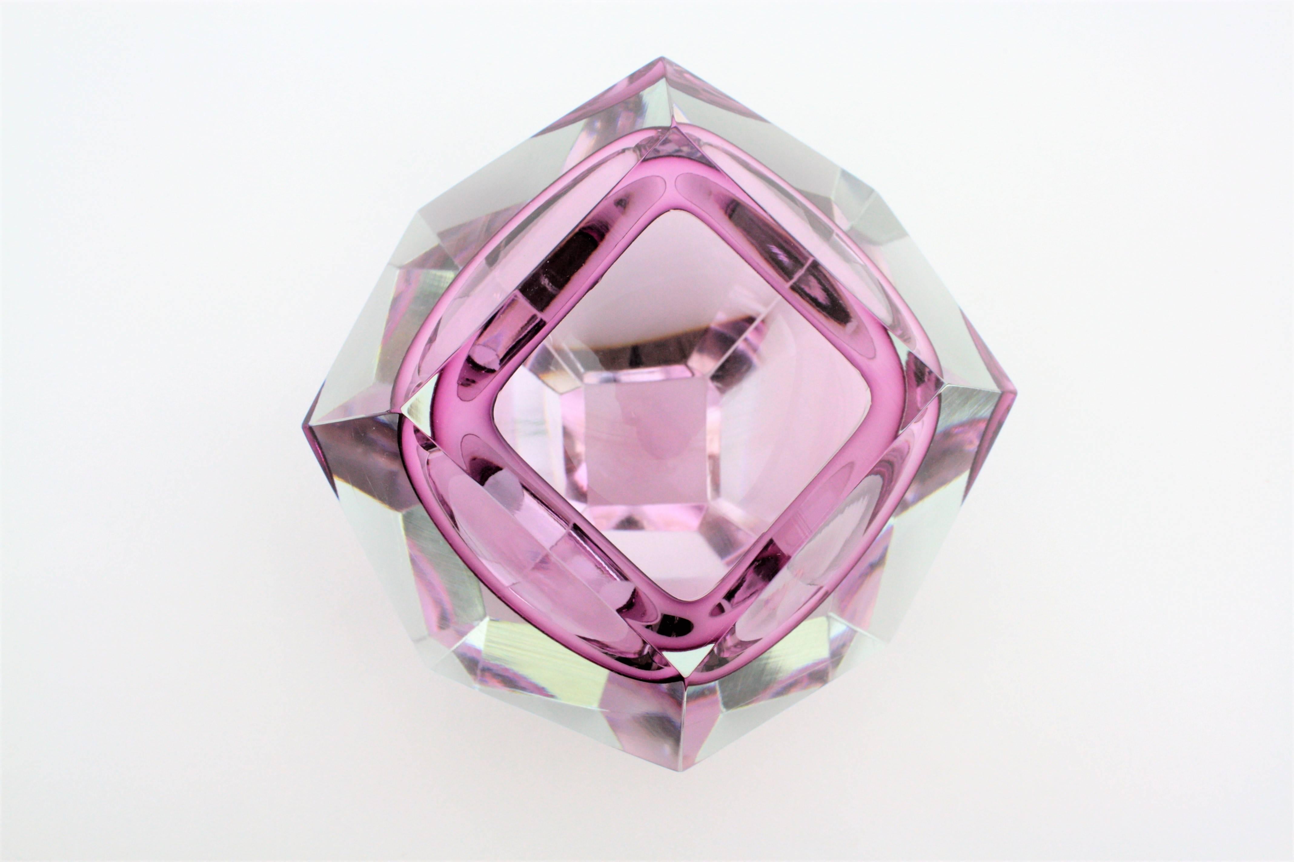 Unusual Flavio Poli Cranberry Pink Sommerso Faceted Murano Glass Giant Bowl In Excellent Condition In Barcelona, ES