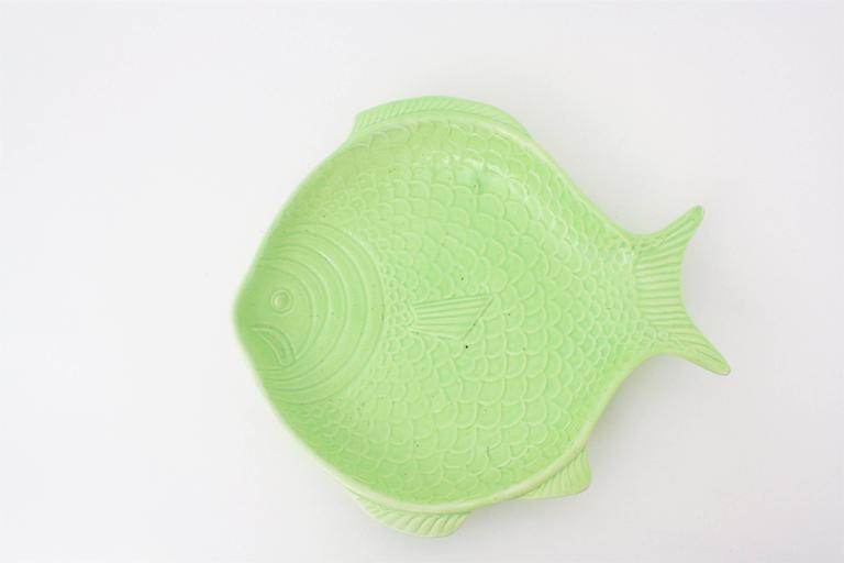 20th Century European Majolica Ceramic 6 Fish Plates Wall Decoration For Sale at 1stdibs