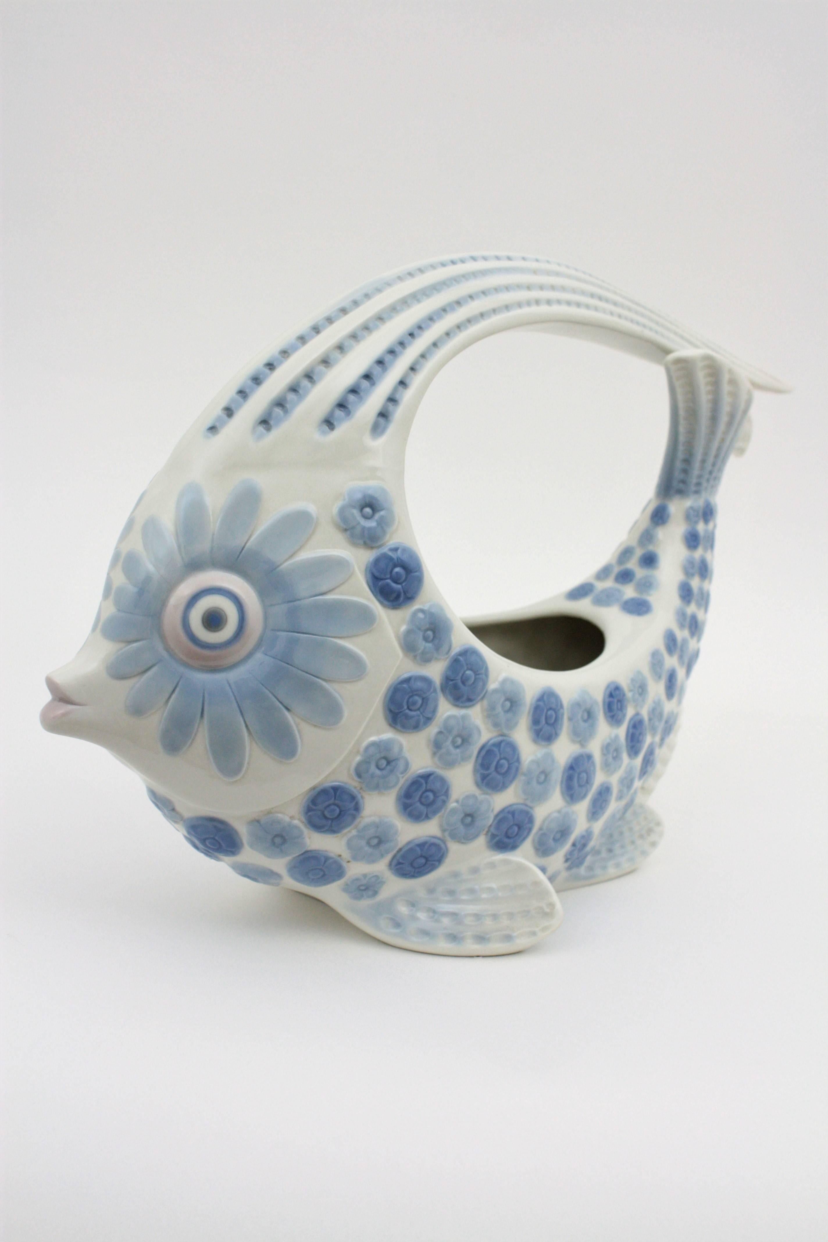 Spanish, 1970s Lladró Porcelain Blue and White Fish Figure Centerpiece In Excellent Condition In Barcelona, ES