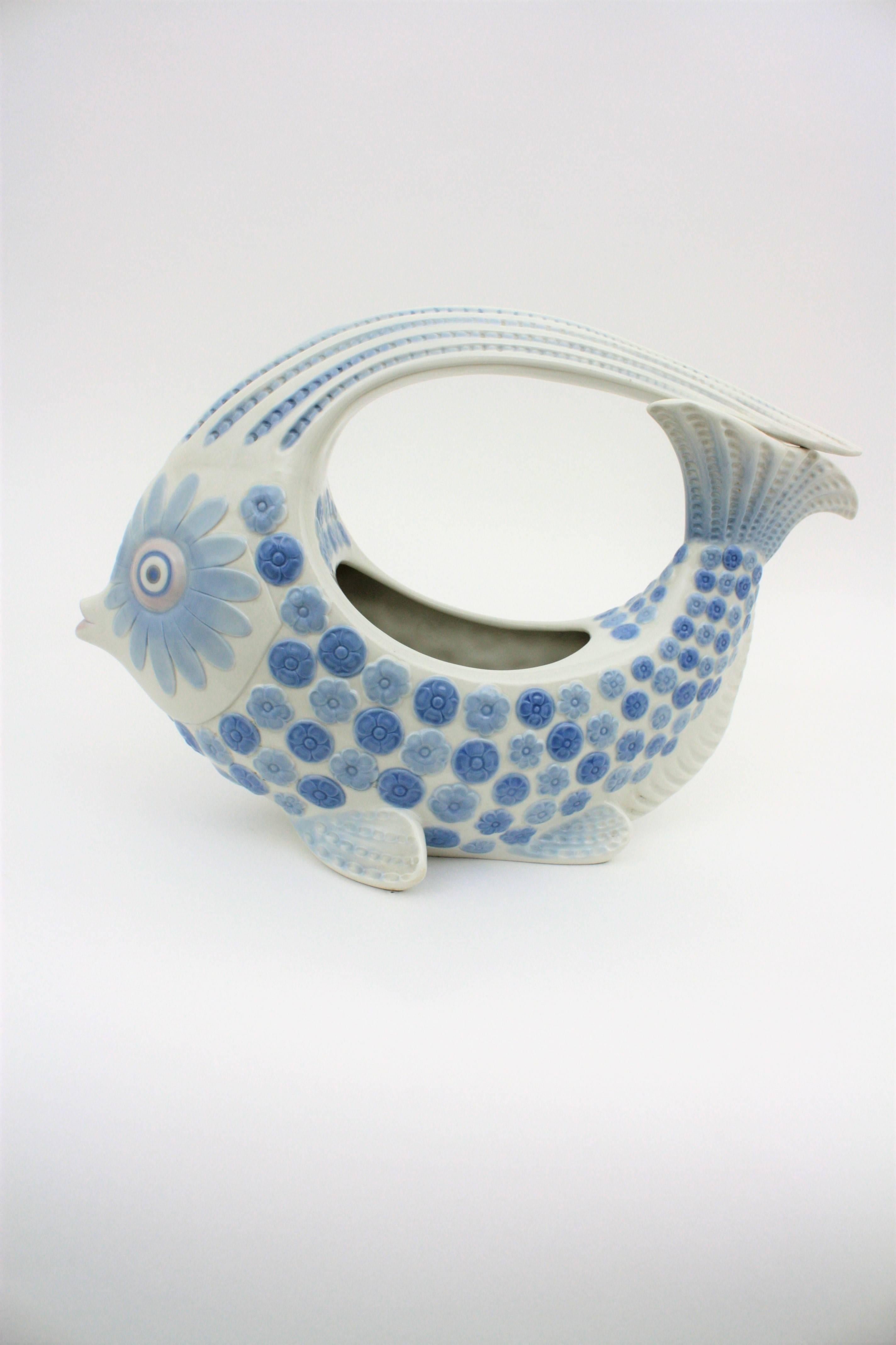 Spanish, 1970s Lladró Porcelain Blue and White Fish Figure Centerpiece 1