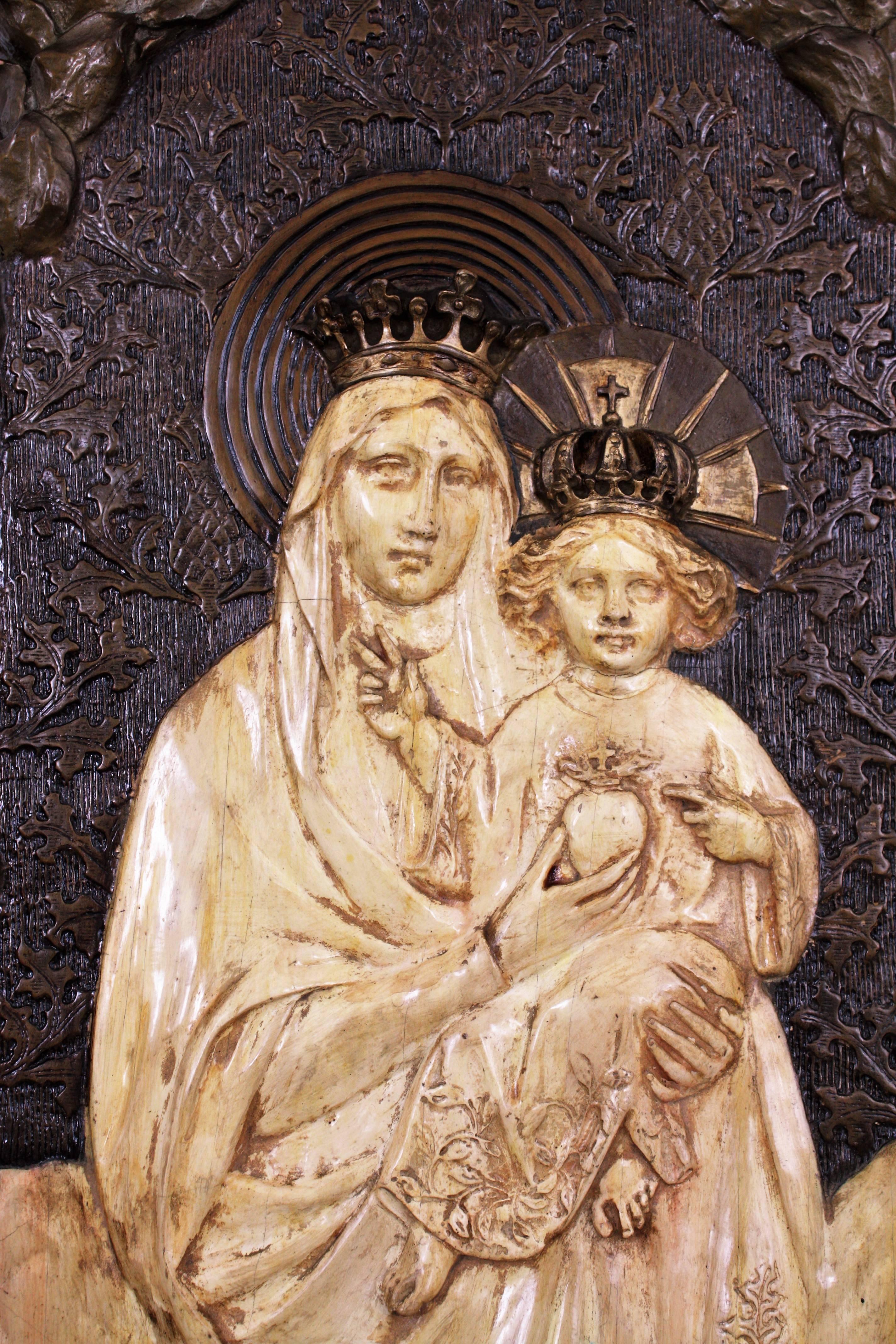 Art Nouveau Virgin and Child Bas Relief Stucco in the Style of Antoni Gaudí 1
