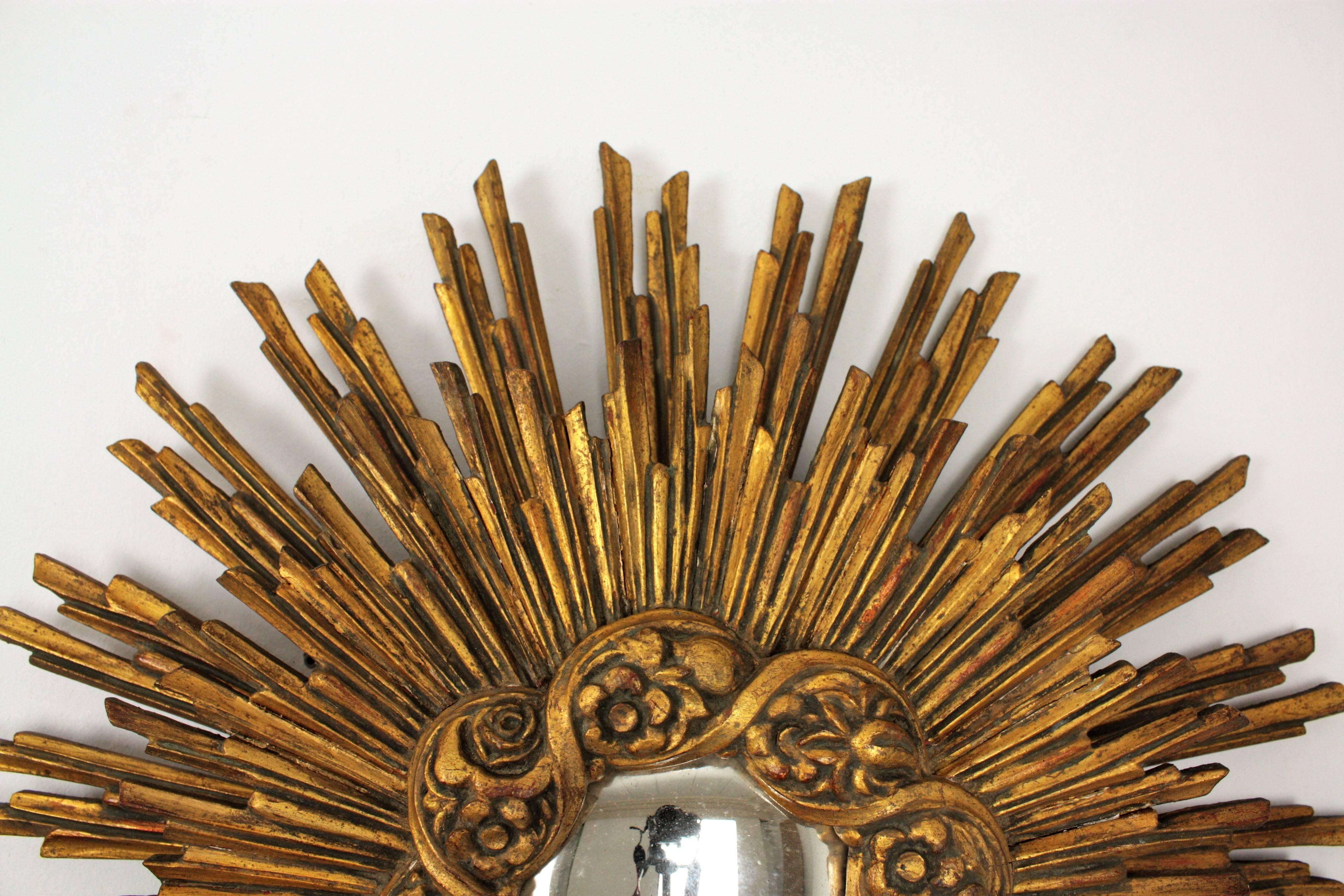 Huge Baroque Style Convex Giltwood Sunburst Mirror or Light Fixture, Spain, 1930 In Excellent Condition In Barcelona, ES