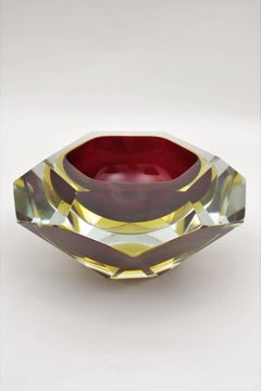 Giant Flavio Poli Ruby and Yellow Diamond Shaped Faceted Murano Glass Bowl