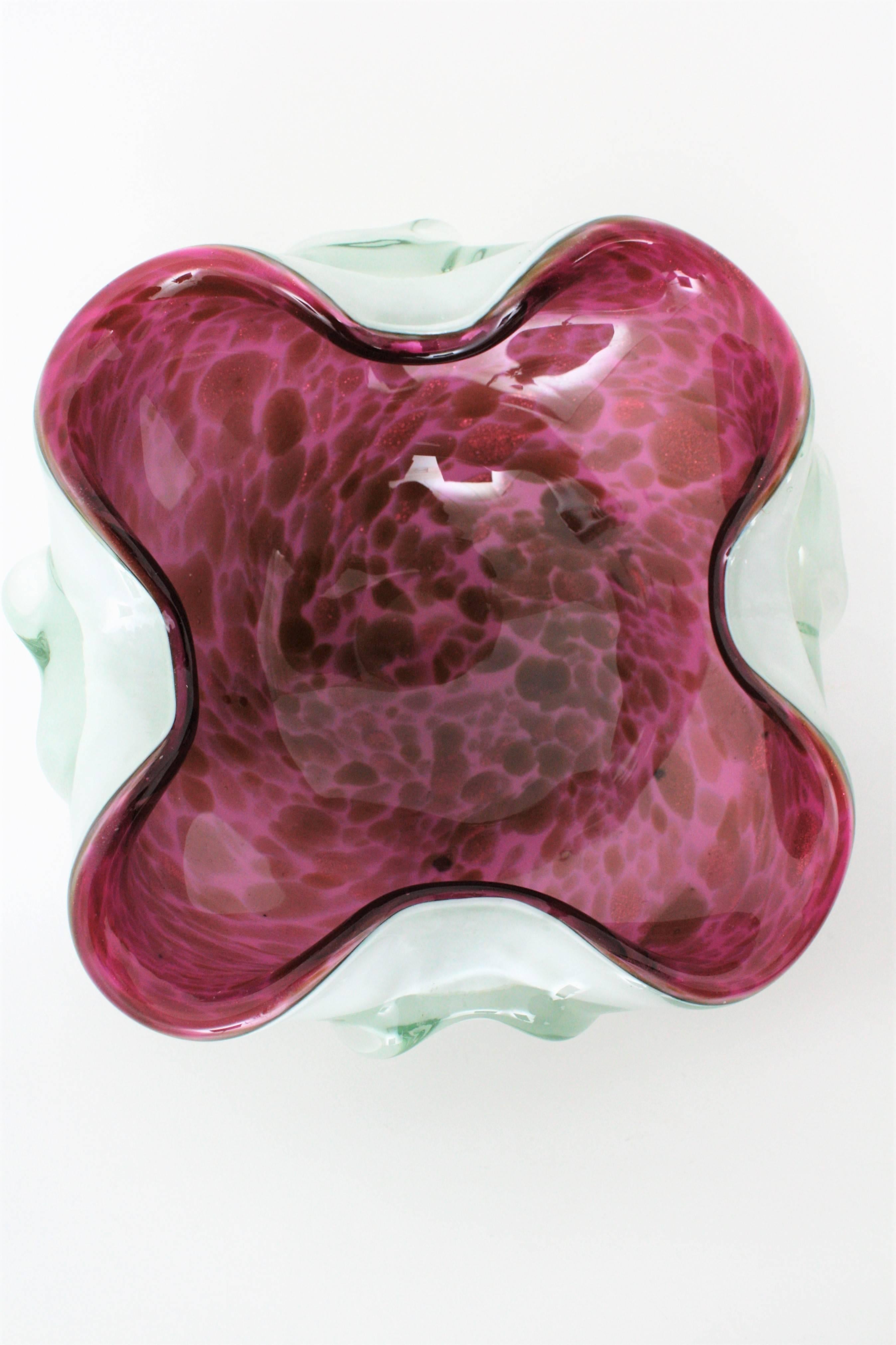Hand-Crafted Fratelli Toso Murano Pink White Italian Art Glass Bowl, 1950s For Sale