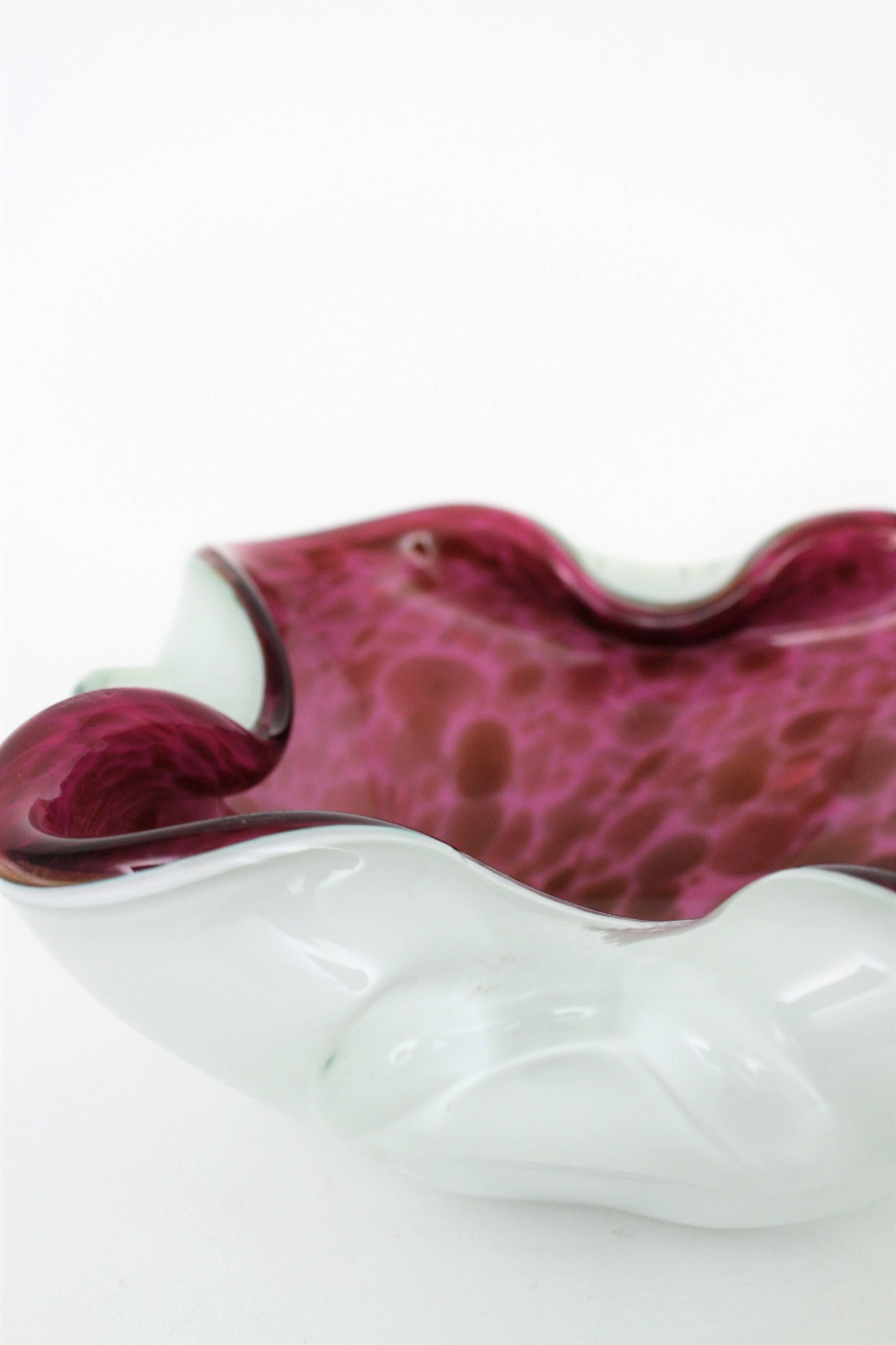 Fratelli Toso Murano Pink White Italian Art Glass Bowl, 1950s en vente 1