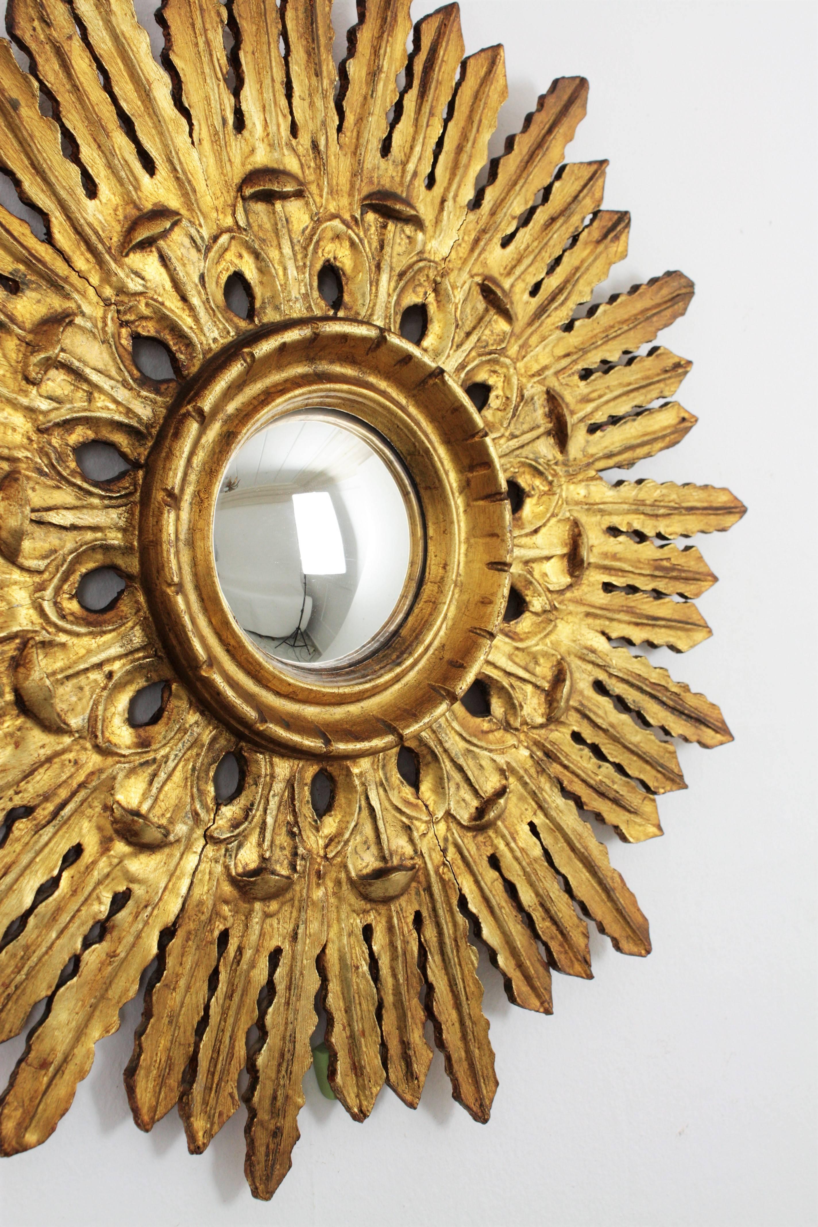 Hand-Carved 1920s Spanish Baroque Style Carved and Gold Giltwood Sunburst Convex Mirror