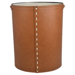 Cesta de la ropa de cuero ovalada de Limac Design, modelo ARPEA Standard