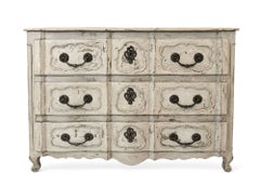 Commode « Arbalette » peinte, style Louis XV, de la vallée du Rhône, XVIIIe siècle