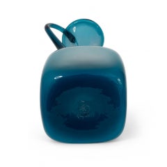 Vaso italiano in vetro opalino turchese della metà del secolo, anni ’50, con due manici