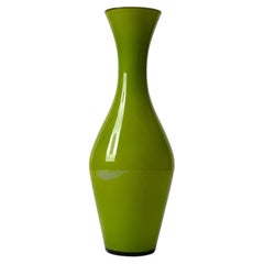Jarrón escultural de cristal de Empoli en color verde lima, Italia, cristal soplado, década de 1960