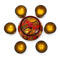Ensemble vintage russe « Khokhloma » composé d'une salière et d'un plat à trempette en bois laqué et peint à la main, 7
