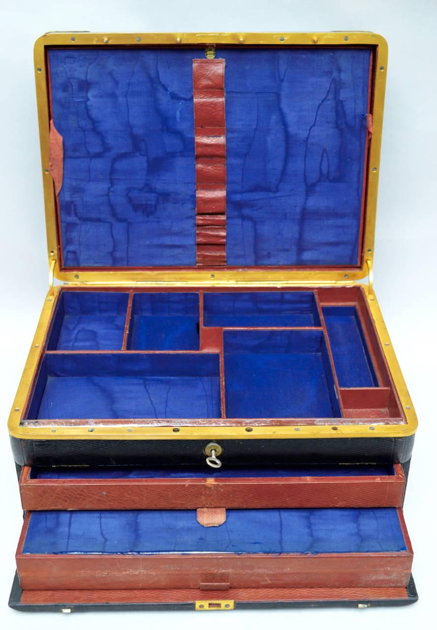 French Leather Box with Brass Mounts for Jewelry and Writing, circa 1900 In Good Condition In Antwerp, BE