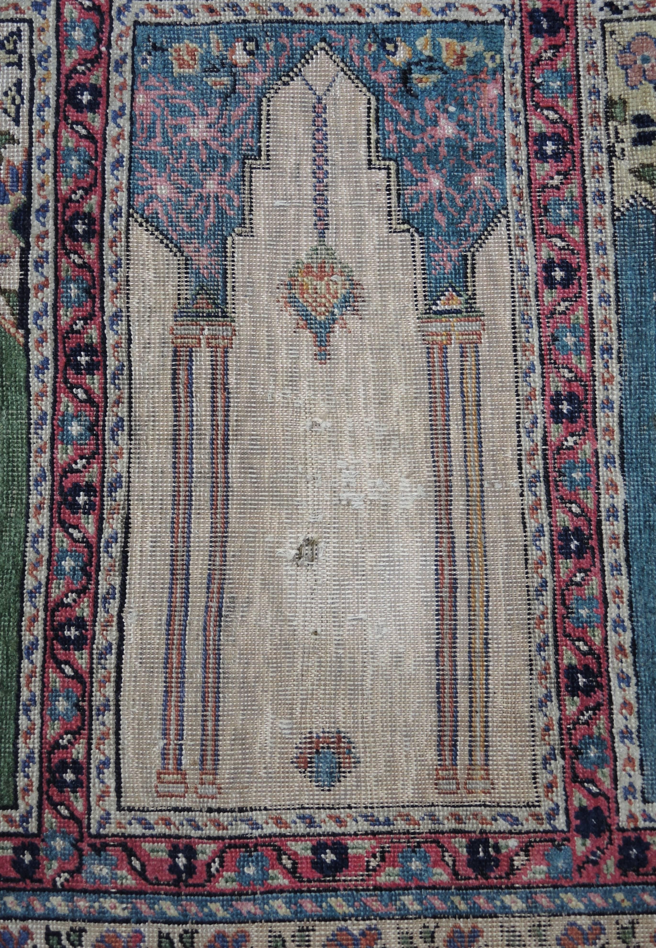Antique Turkish Anatolian Kayseri Silk Rug with Architectural Arches and Pillars In Fair Condition In Antwerp, BE