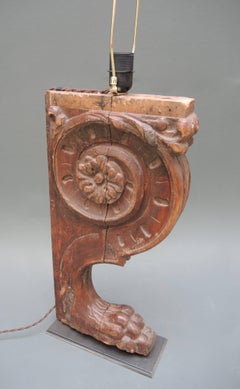 Early 18th Century Italian Carved Wood Lions Paw Fragment Table Lamp