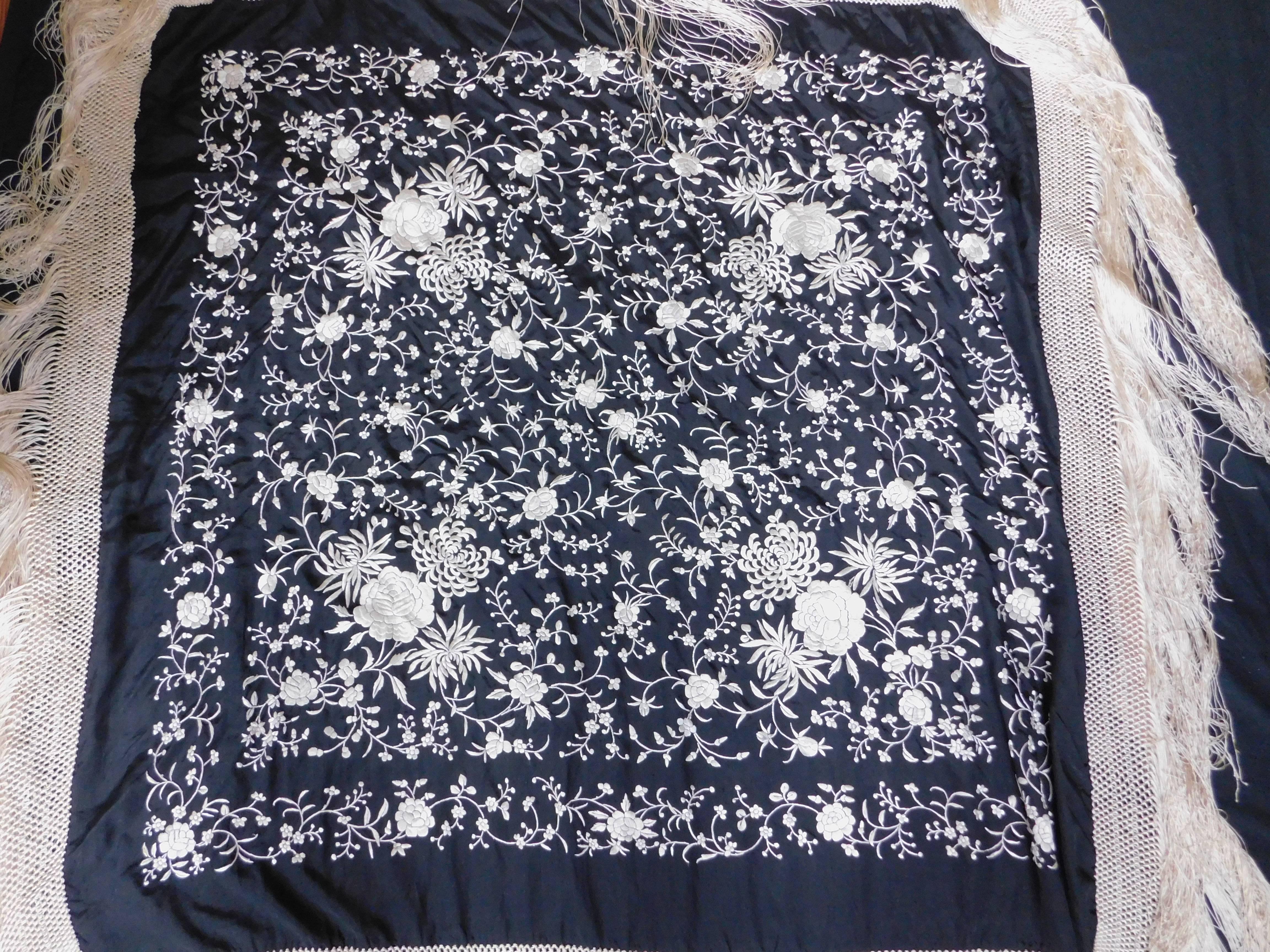 Chinese Black and White Cantonese Silk Embroidered Shawl with Long Fringe circa 1920 For Sale