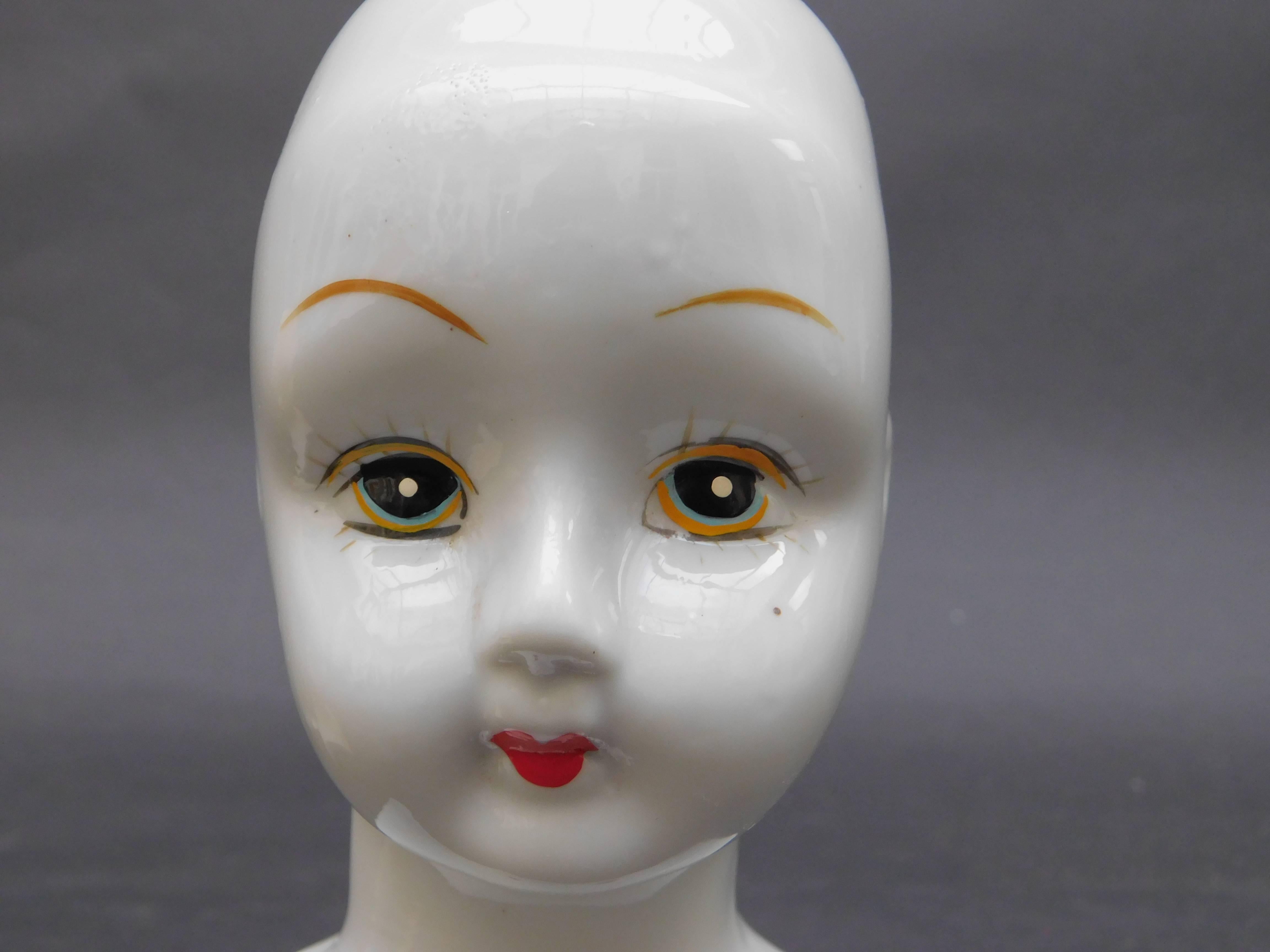 19th century German Porcelain Doll Head In Good Condition In Antwerp, BE
