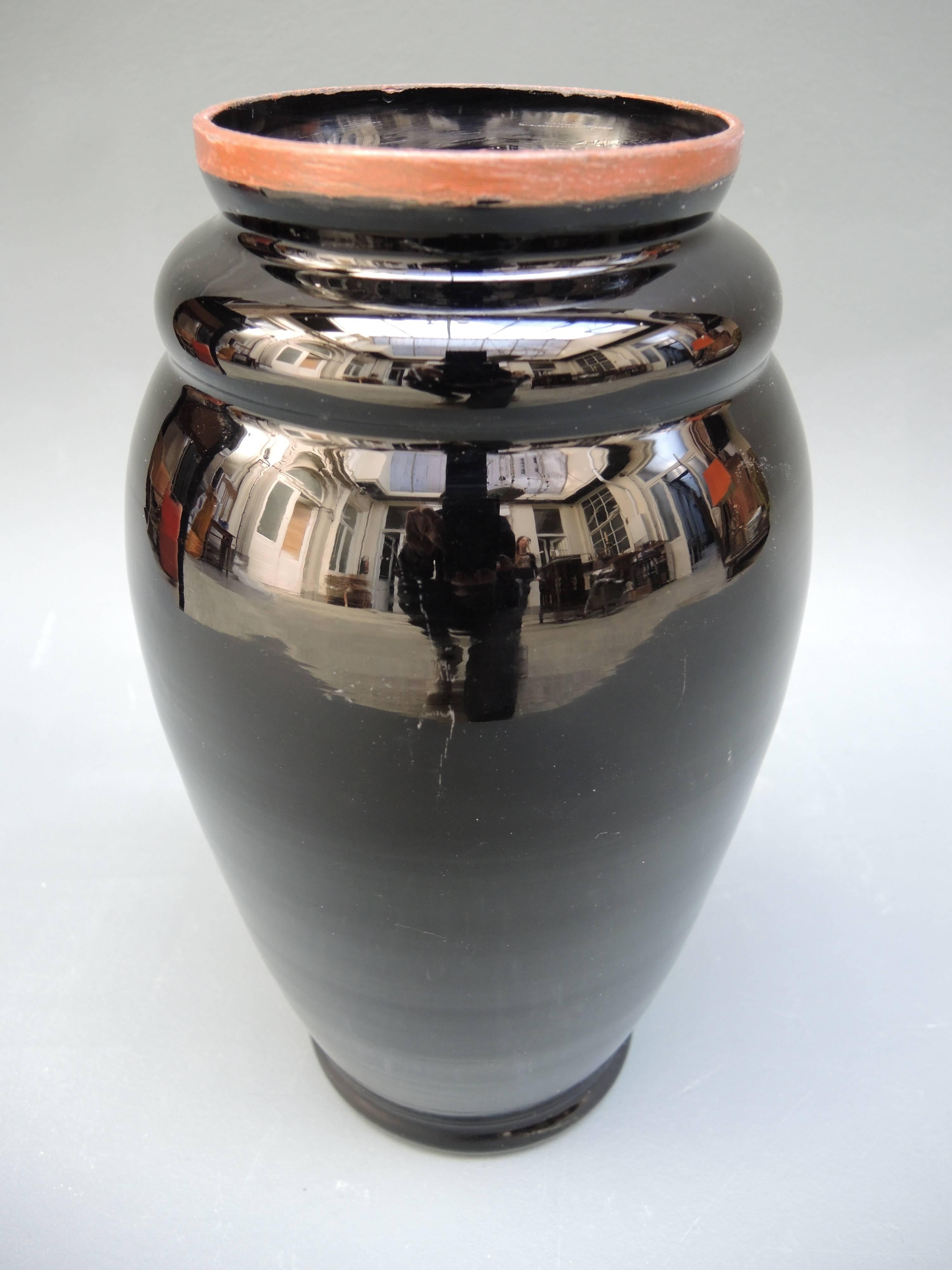 French Art Deco Black Glass Vase with Hand Painted Bird Design In Good Condition For Sale In Antwerp, BE