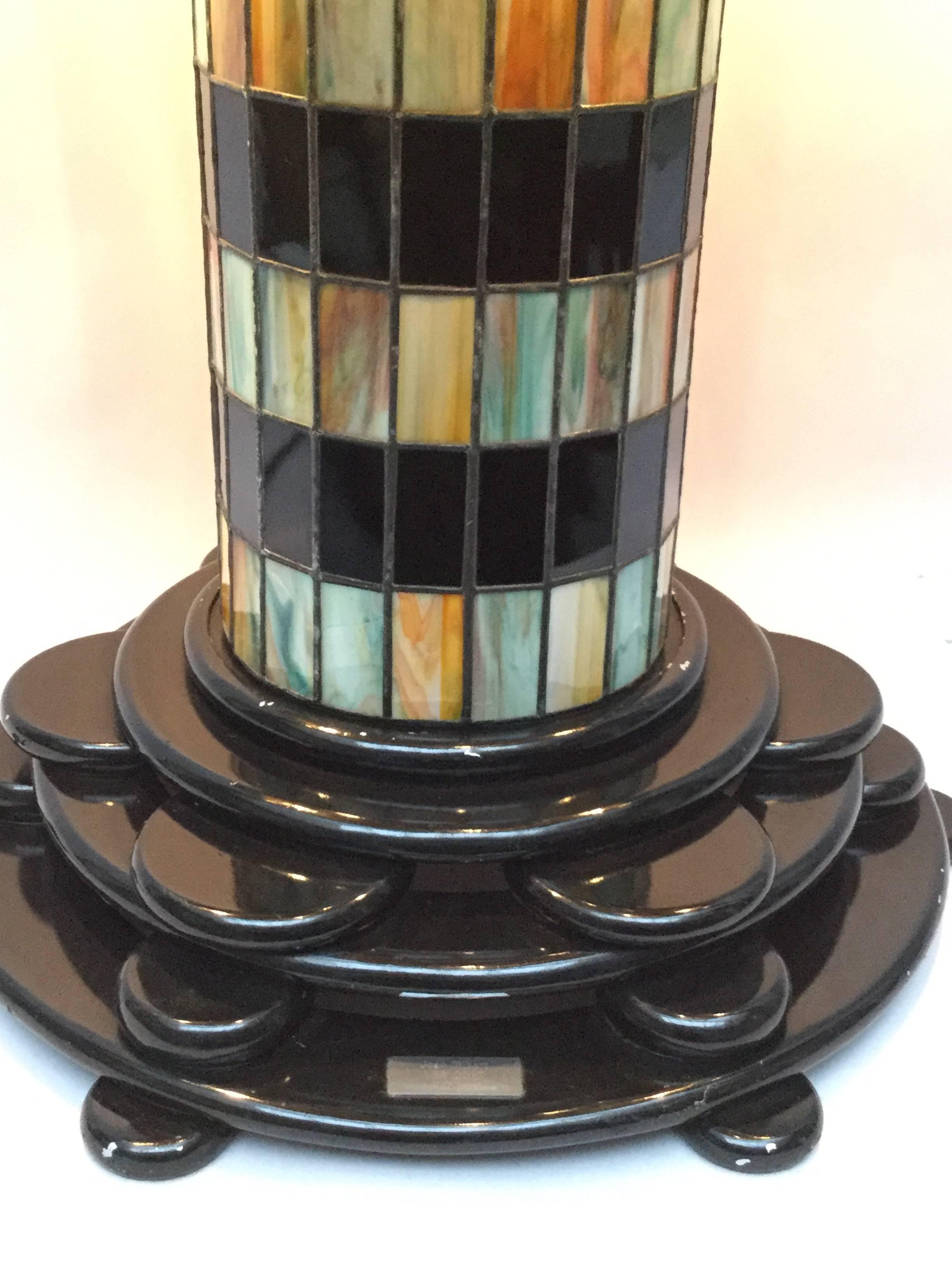 Large Belgian Art Deco Black and Gold Stained Leaded Glass Lamp, circa 1930 In Good Condition For Sale In Antwerp, BE