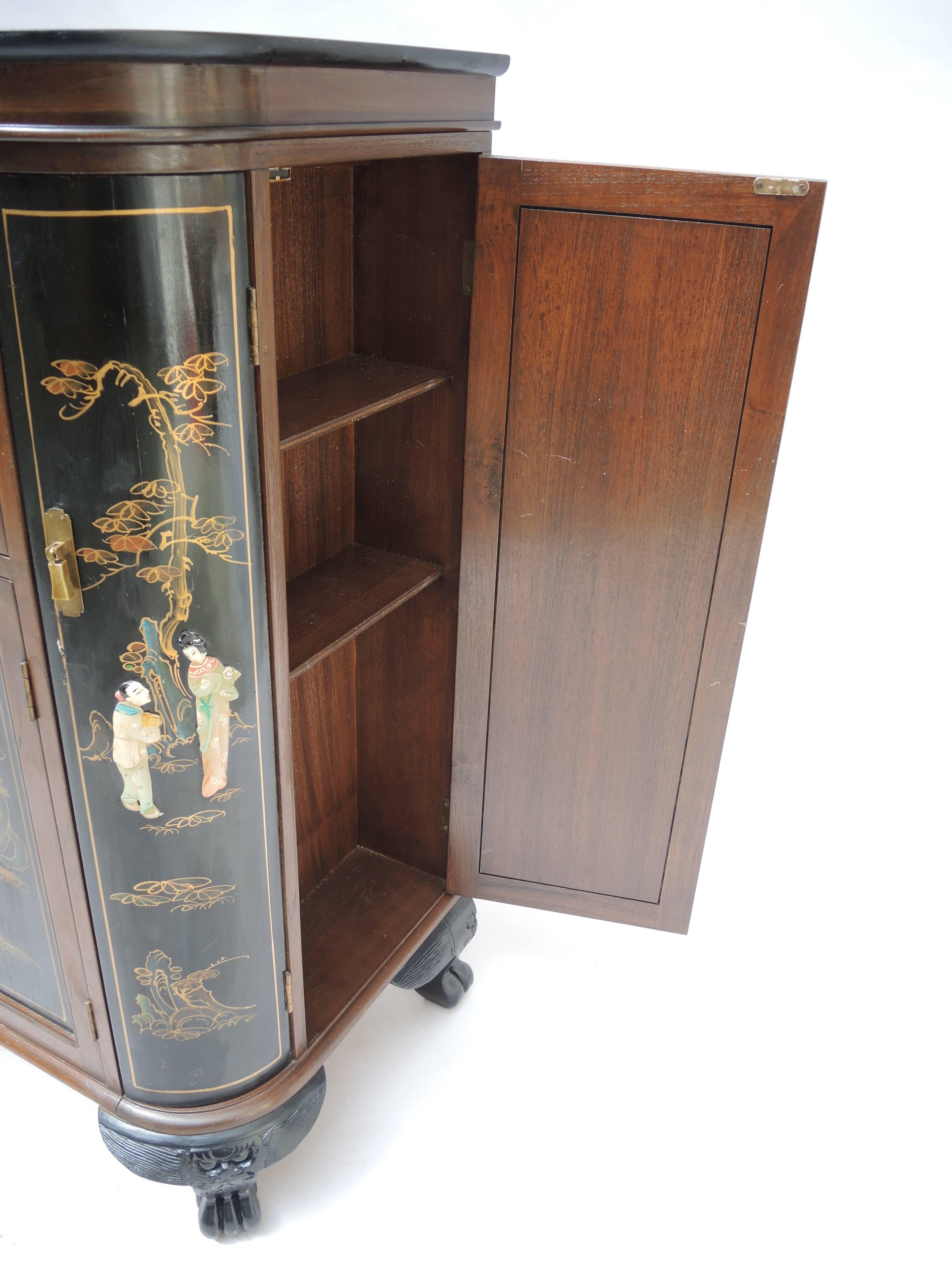 20th Century Midcentury Chinoiserie Decorated Bar- Buffet Cabinet For Sale