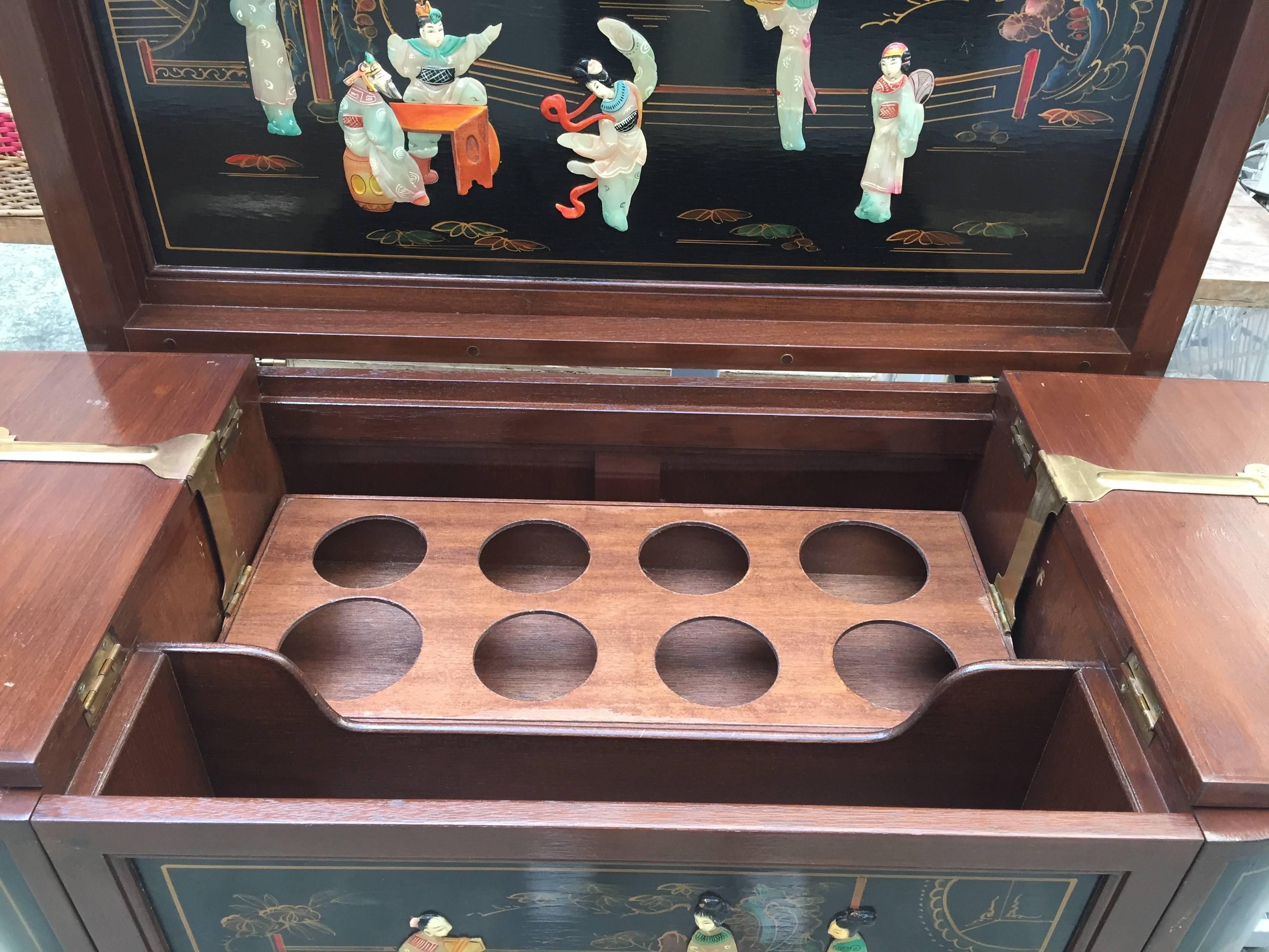 Midcentury Chinoiserie Decorated Bar- Buffet Cabinet For Sale 3