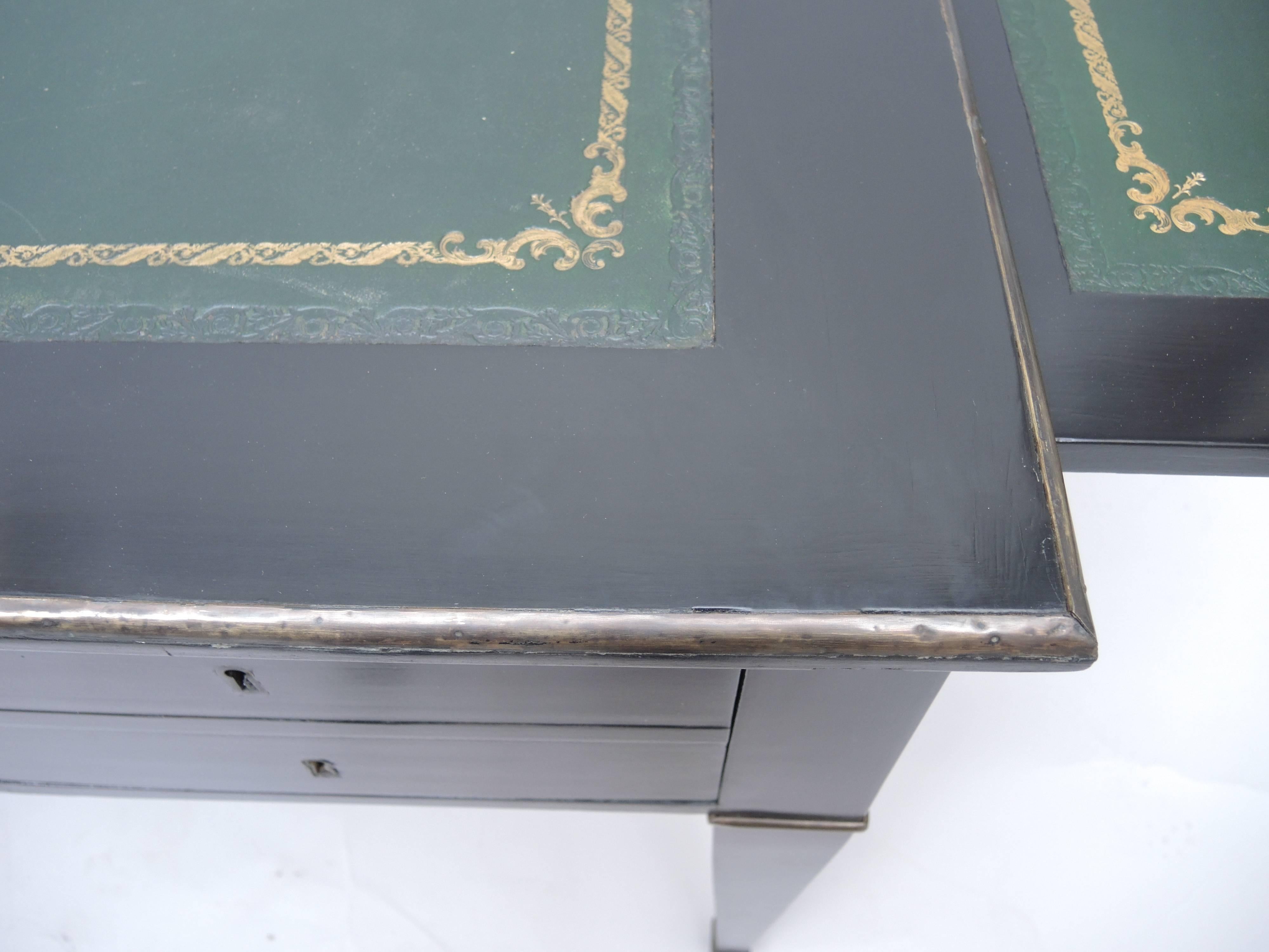 Black Ebonized French Empire Desk with Green Leather Writing Surface In Good Condition For Sale In Antwerp, BE