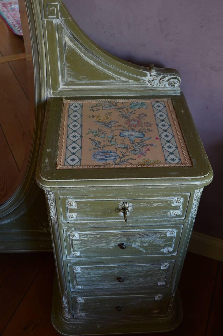 French Louis XVI Style Painted Vanity Dressing Table, circa 1900 In Good Condition For Sale In Antwerp, BE