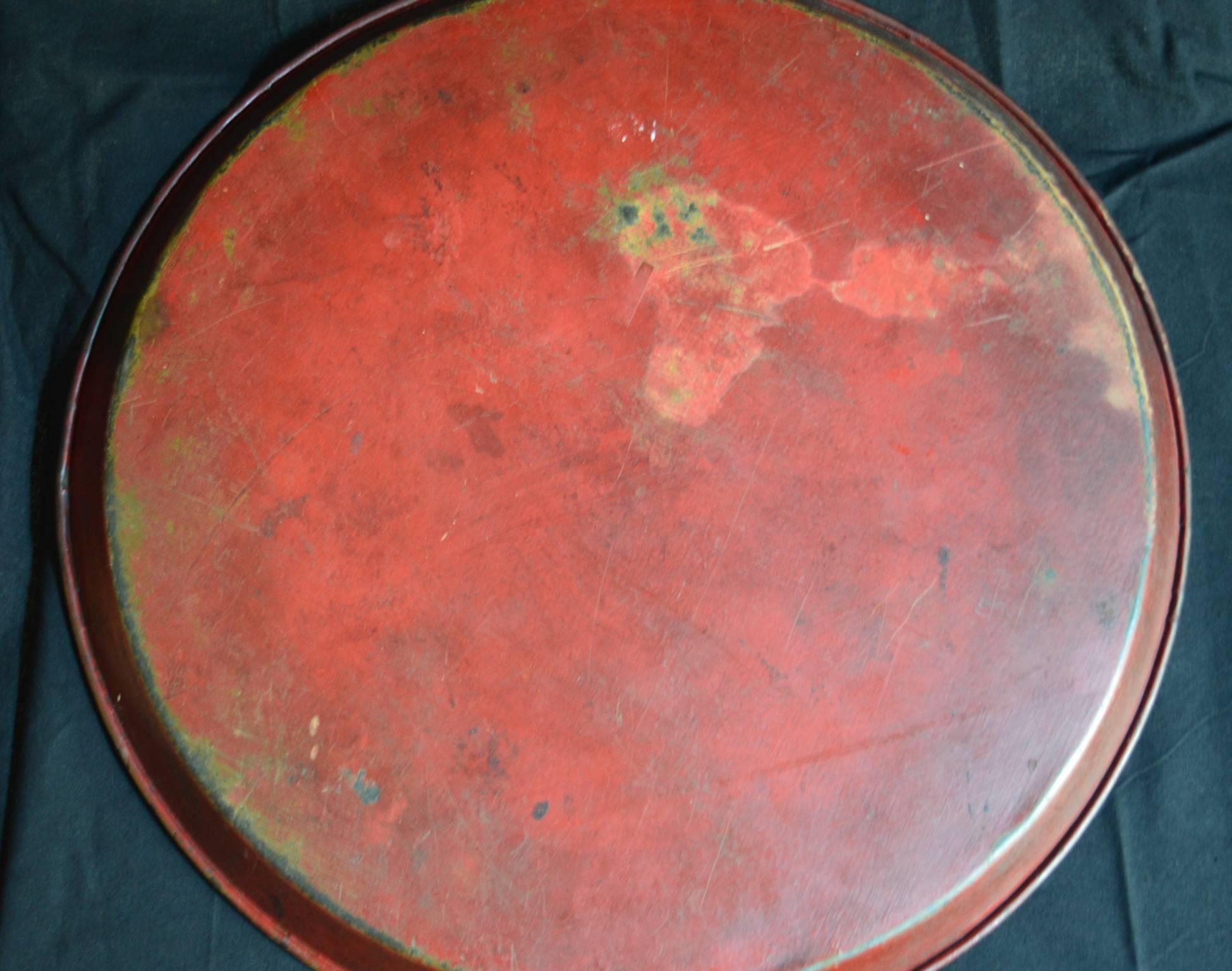 French 19th Century Red Tole Tray with Painted Harbor Scene In Good Condition For Sale In Antwerp, BE