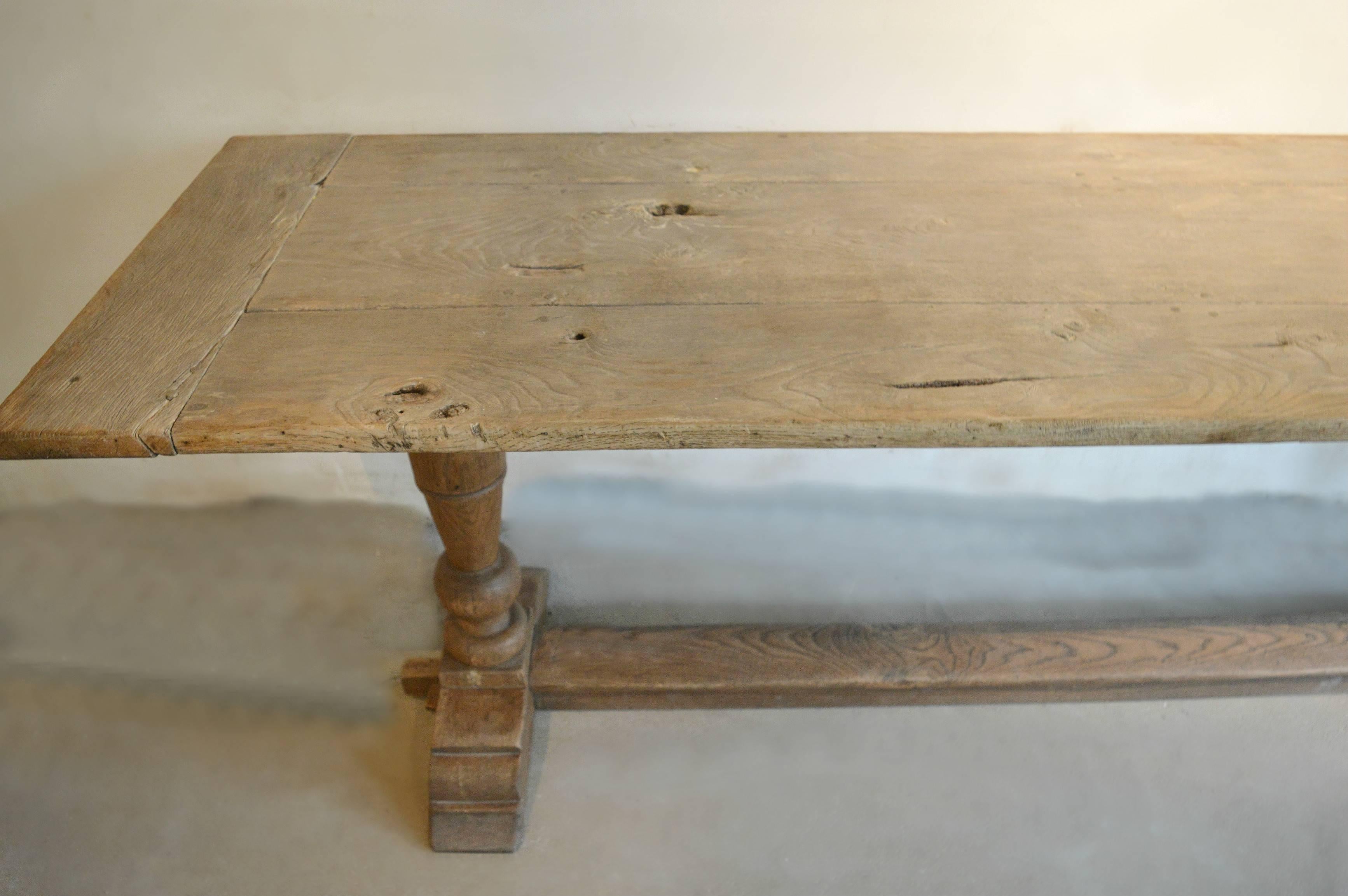 18th Century Long Flemish Cloister Table  In Good Condition In Antwerp, BE