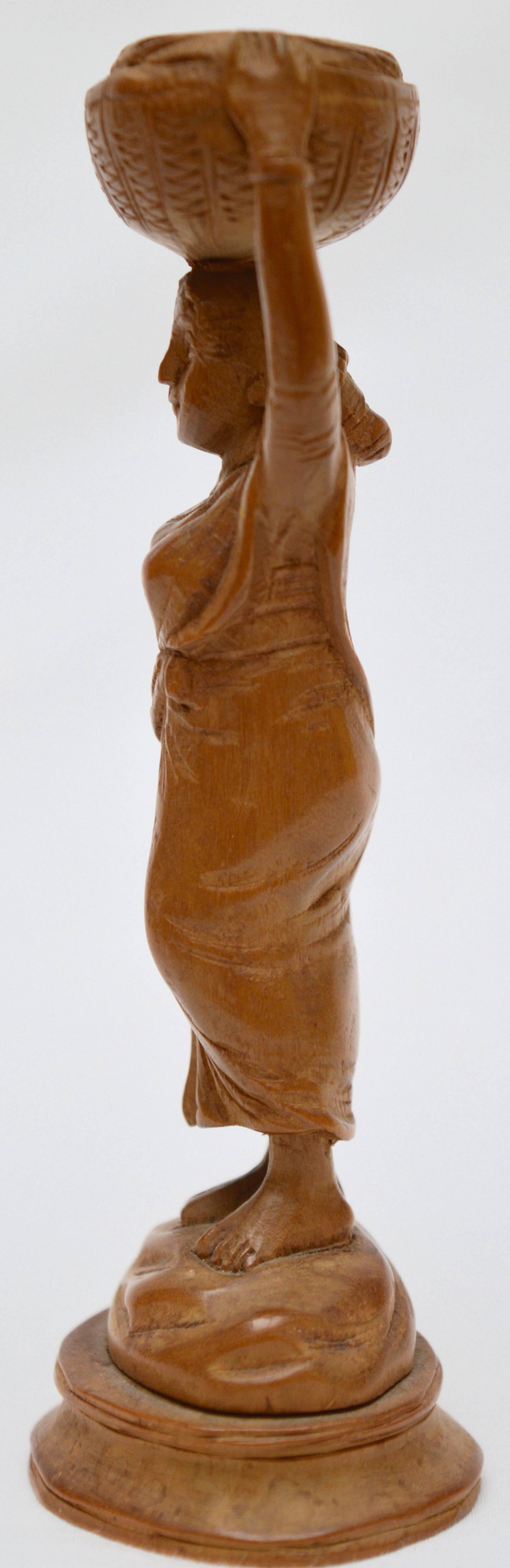 Hand-Carved Early 19th Century Italian Carved Wood Figure For Sale