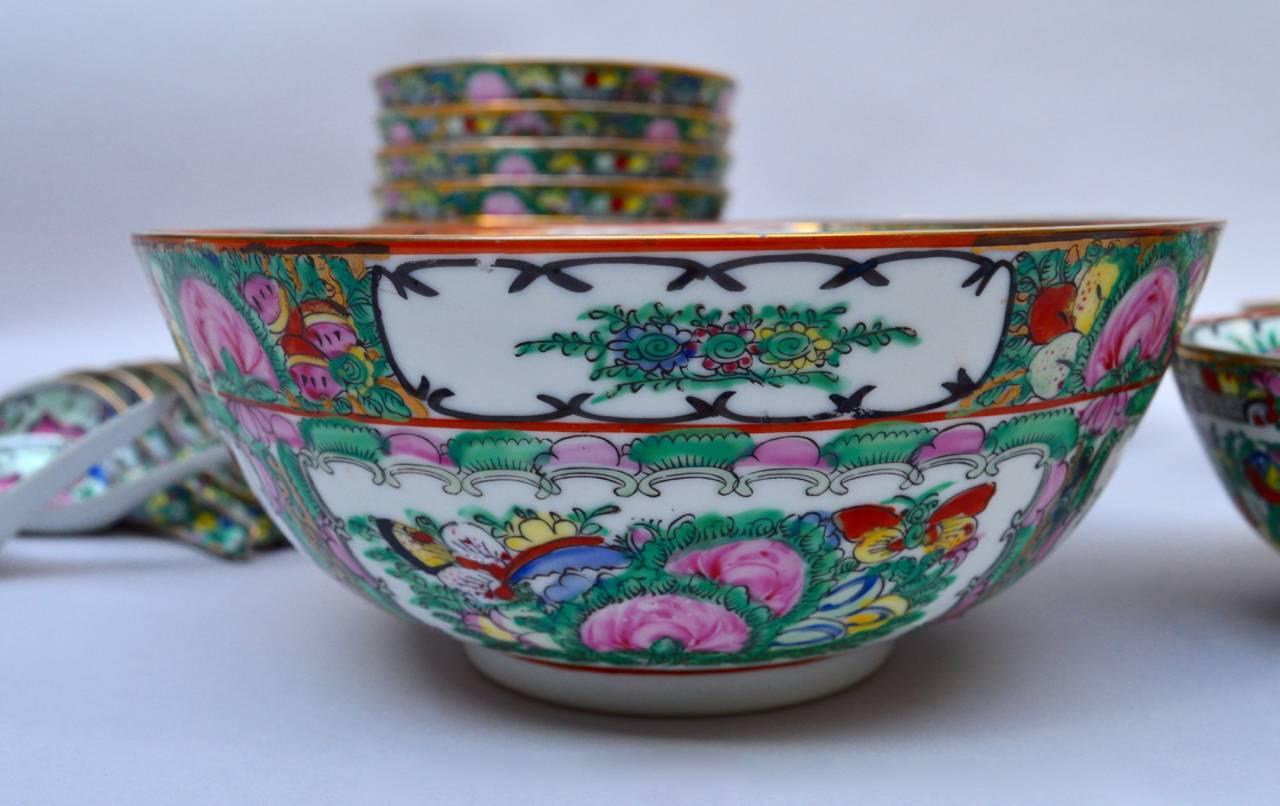 20th Century 25-Piece Set of Chinese Porcelain Rose Medallion Bowls and Spoons
