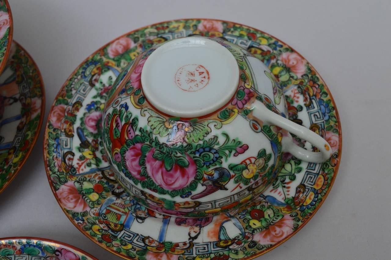 Chinese Porcelain Rose Medallion Set of Tea Cups and Espresso Cups In Good Condition In Antwerp, BE