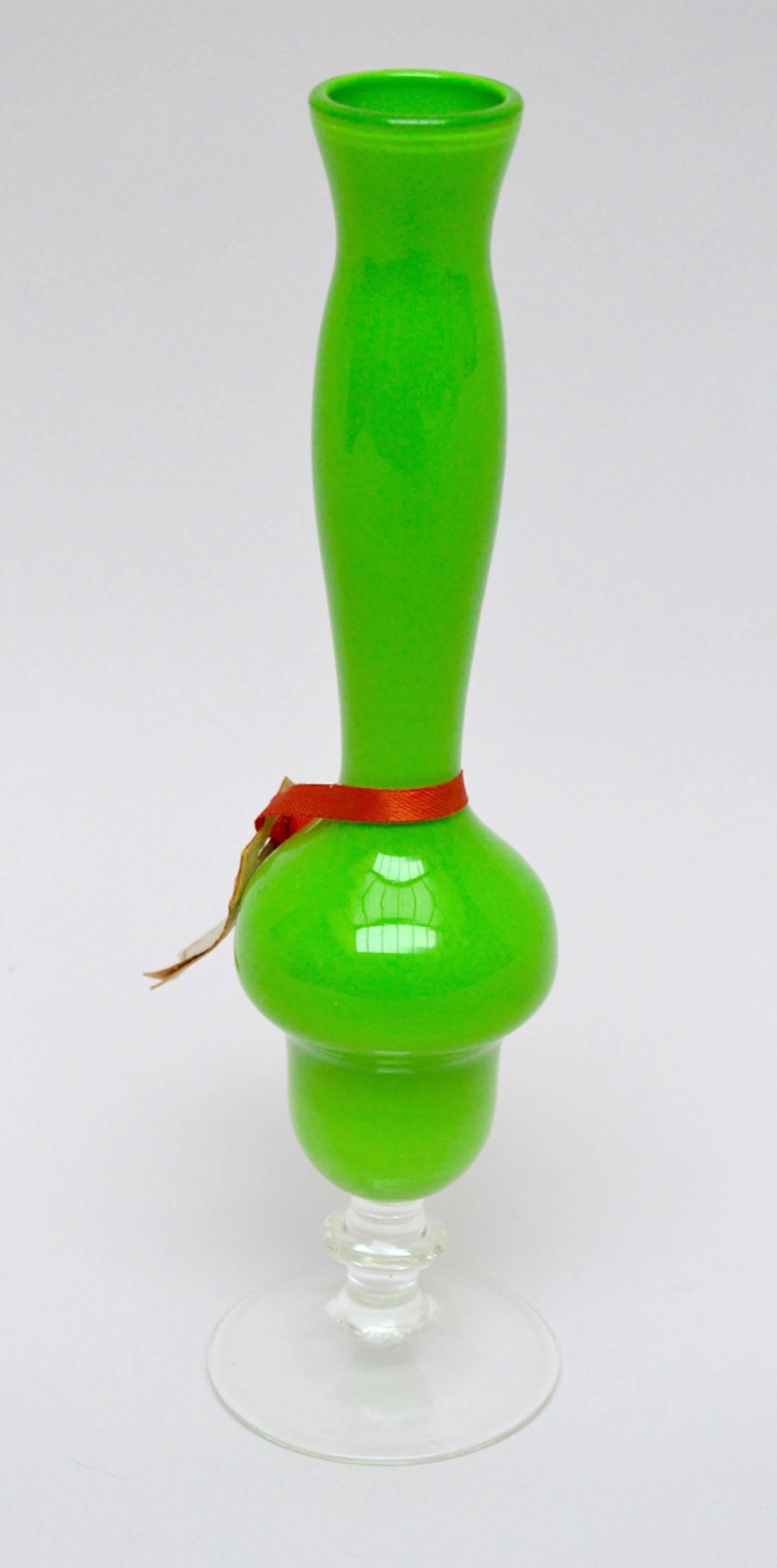 Fantastic 1960s apple green Italian opaline glass vase retaining the original label.
In excellent condition and just waiting for one perfect stem; an orchid, a rose or a spiky red dahlia??
What a perfect gift!