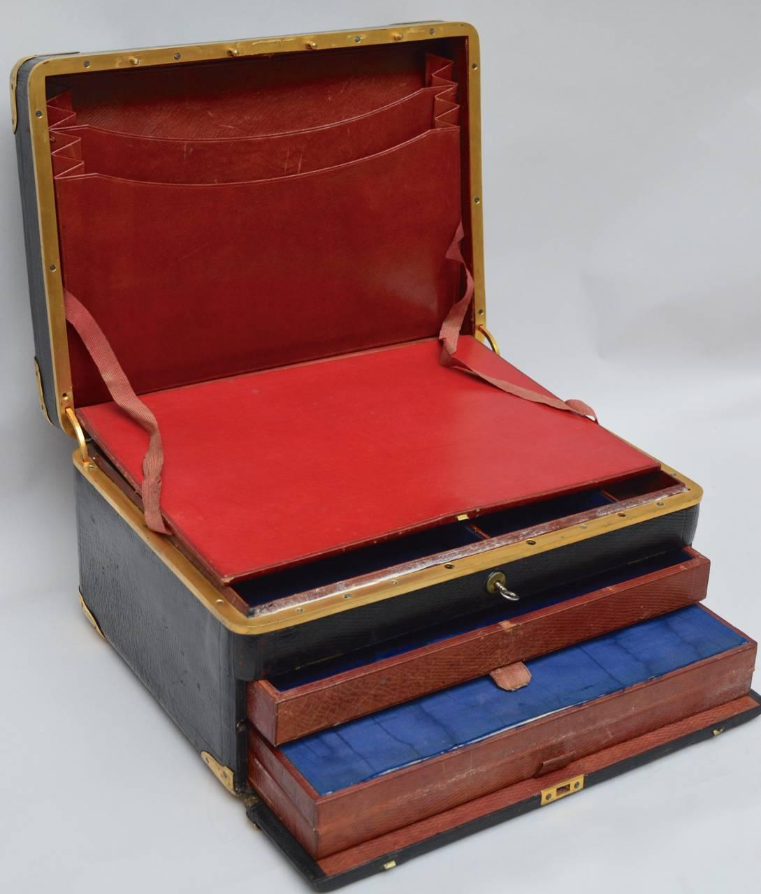 French Leather Box with Brass Mounts for Jewelry and Writing, circa 1900 1