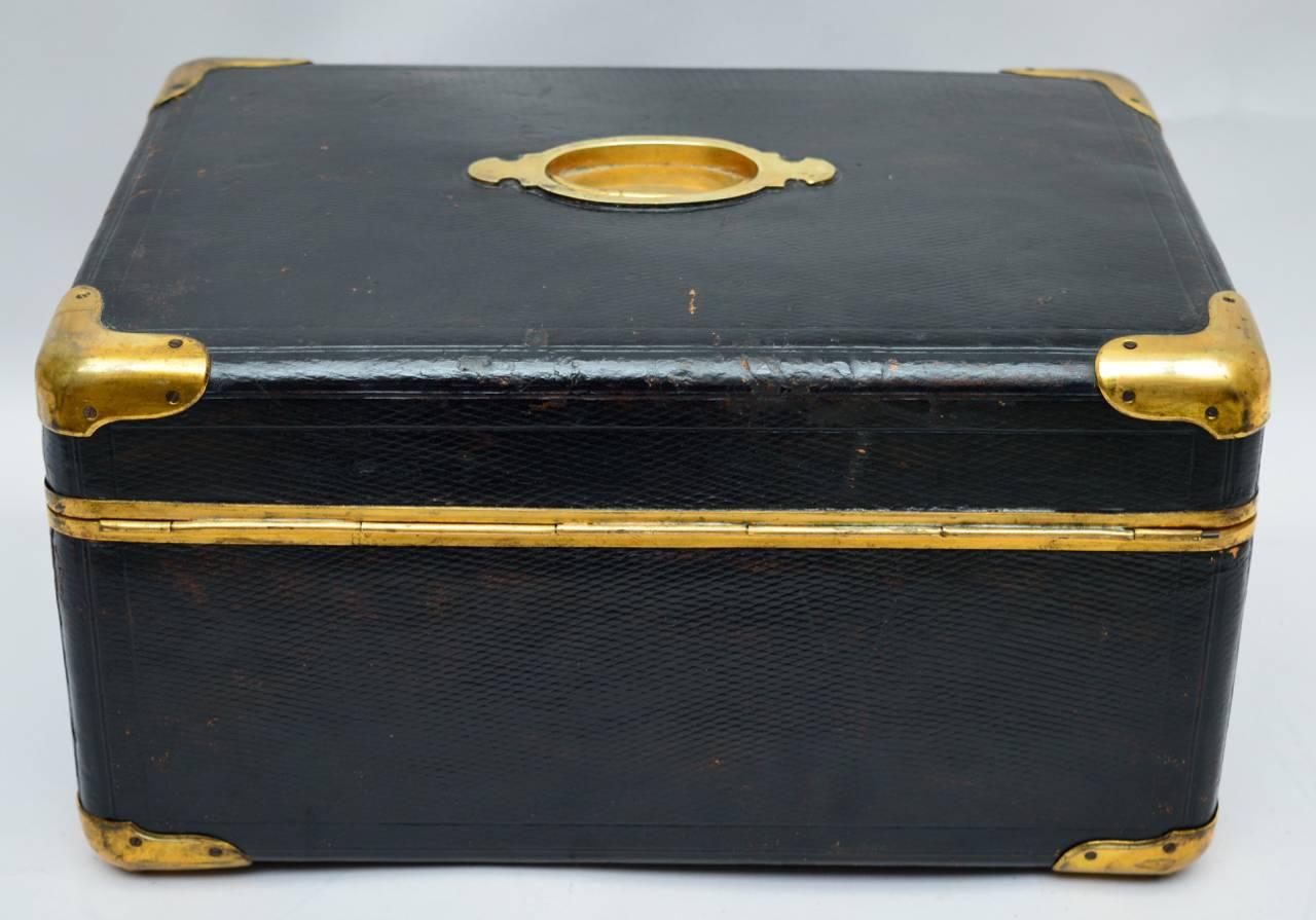 French Leather Box with Brass Mounts for Jewelry and Writing, circa 1900 2