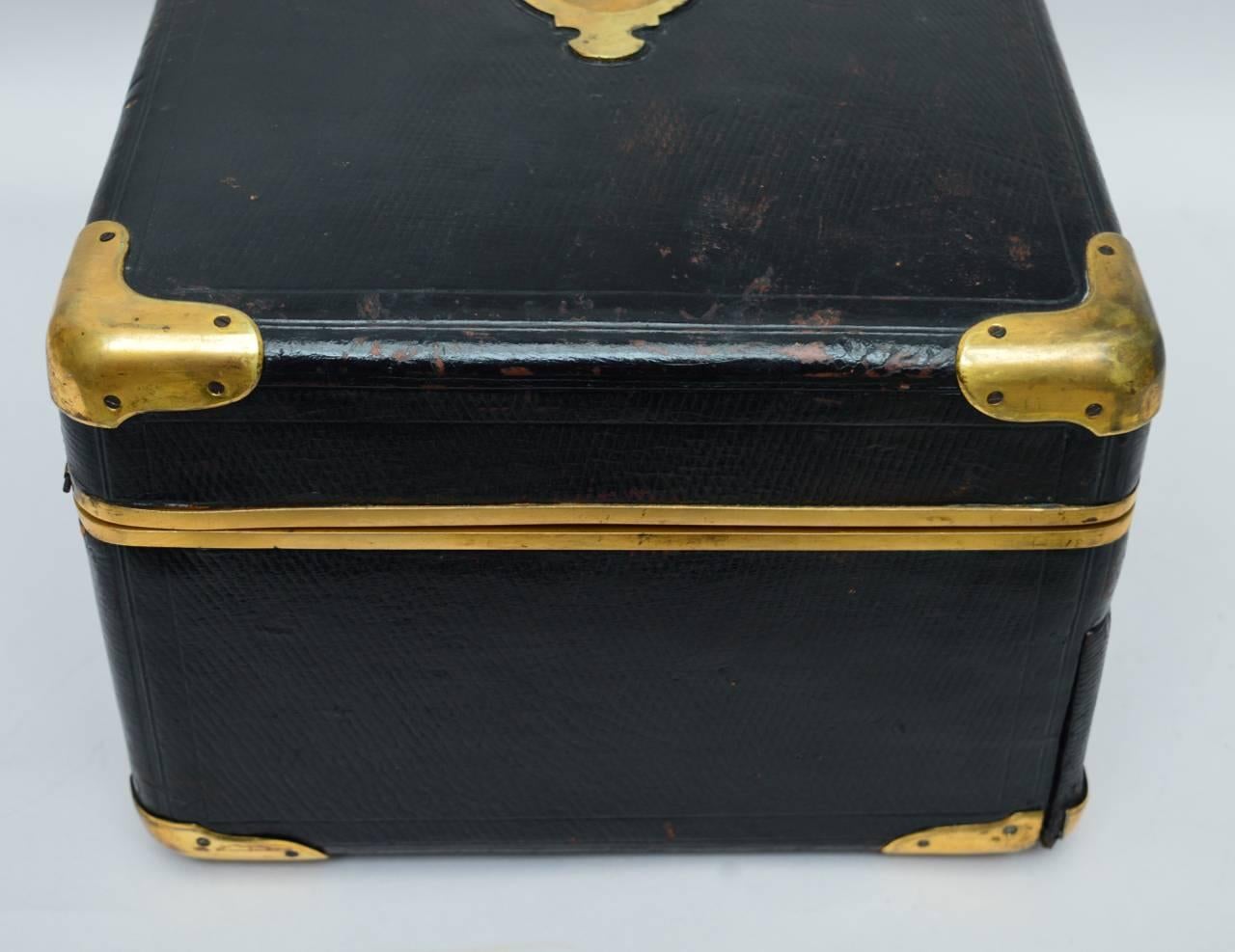French Leather Box with Brass Mounts for Jewelry and Writing, circa 1900 3