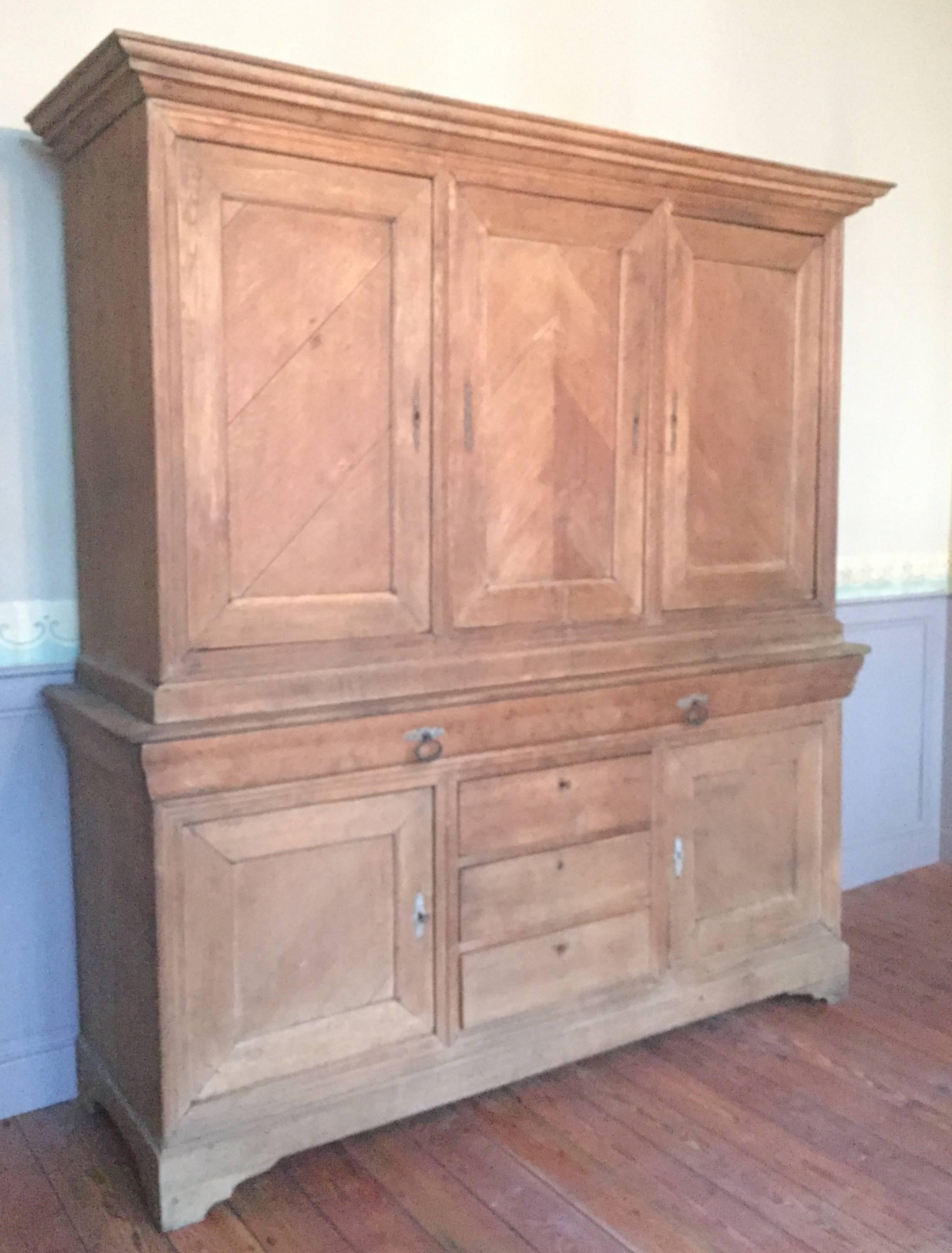 19th century French Louis Philippe Deux Corps Cabinet in Solid Bleached Oak In Good Condition In Antwerp, BE