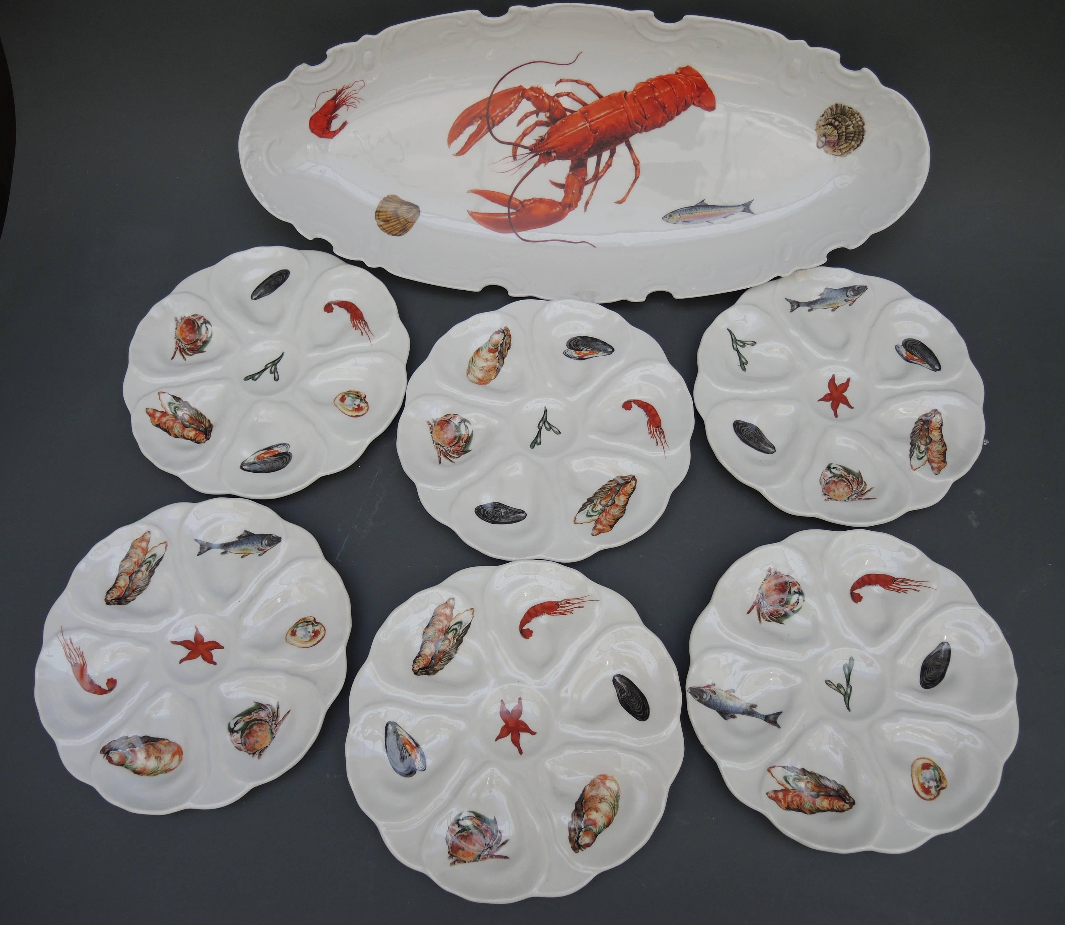 Fish Set Including a Large Platter and Six 1960s French Porcelain Oyster Plates In Good Condition In Antwerp, BE