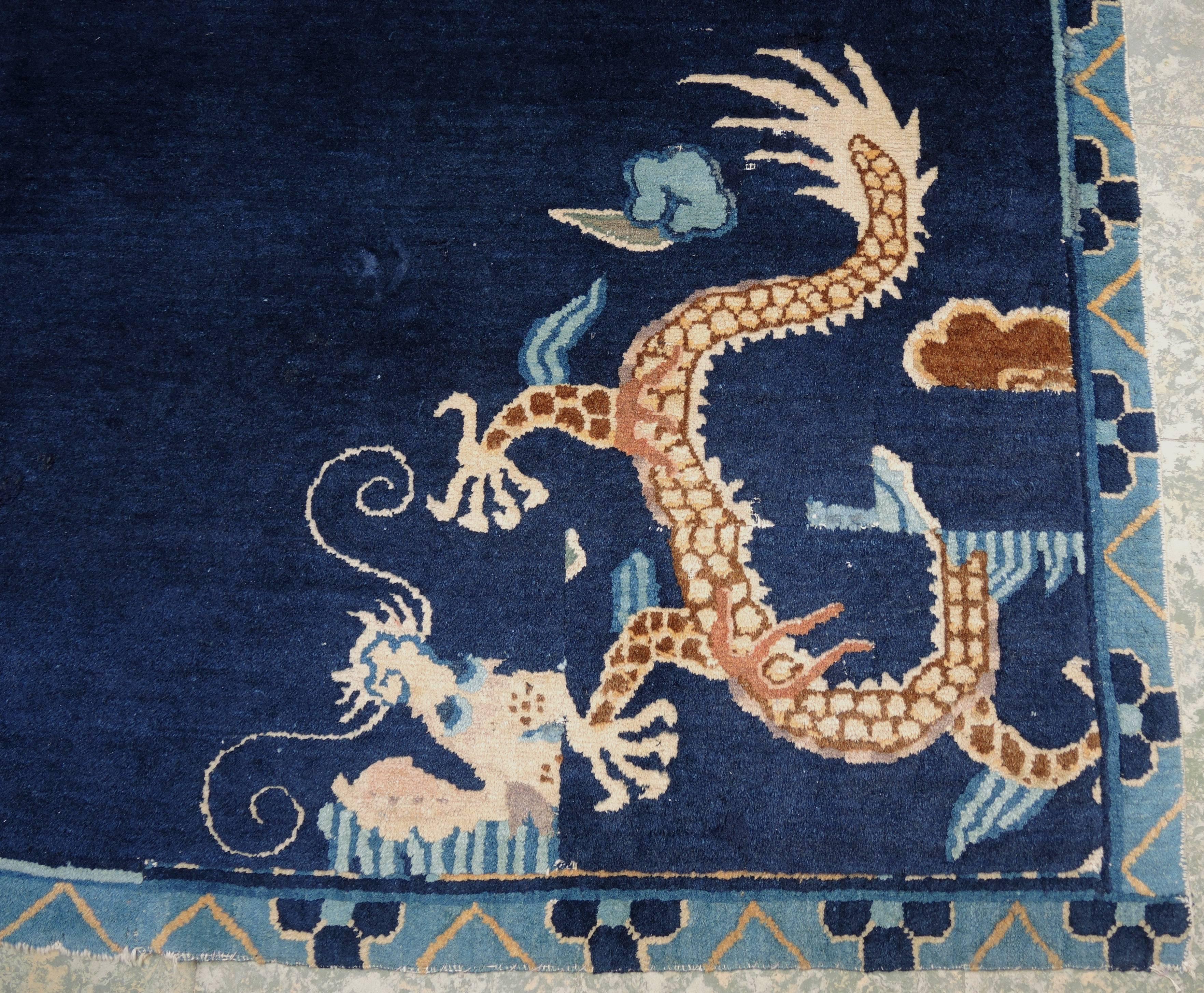 Antique Chinese Peking Blue Carpet with Dragons In Good Condition In Antwerp, BE