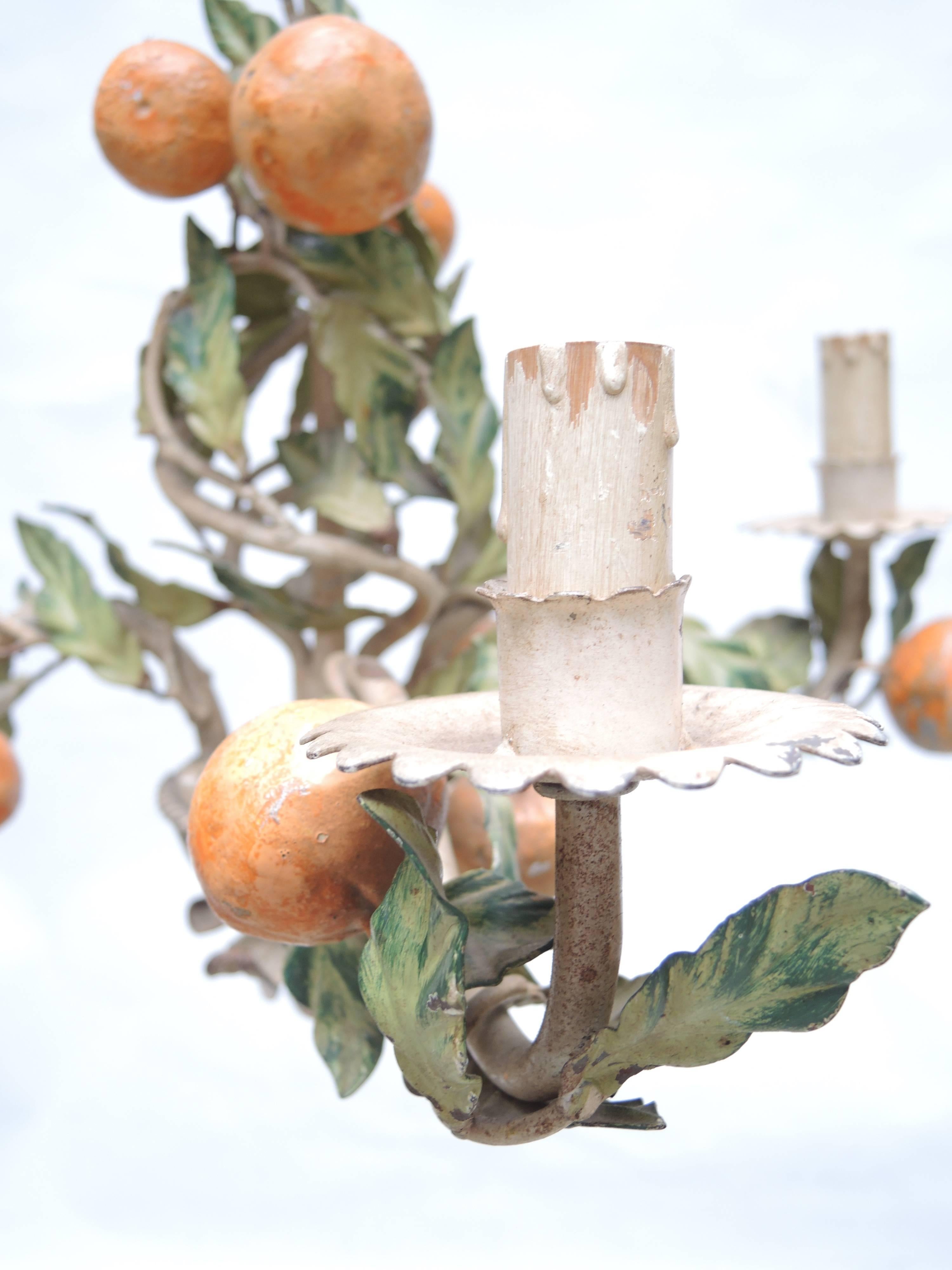 1940s Italian Tole and Iron Chandelier with Oranges and Leaves In Good Condition In Antwerp, BE