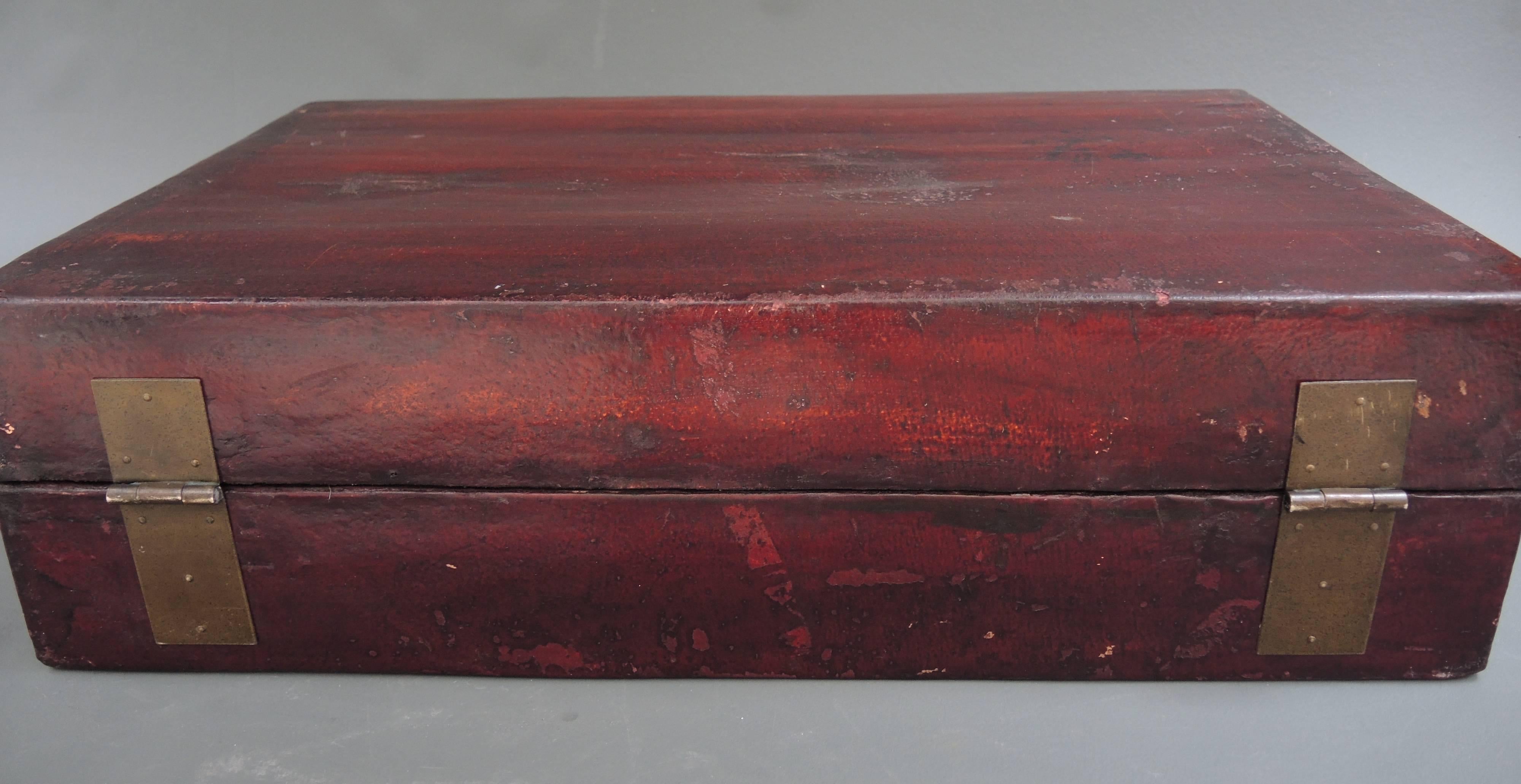 Early 20th Century Antique Chinese Red Lacquered Wood and Goatskin Suitcase with Bronze Mounts
