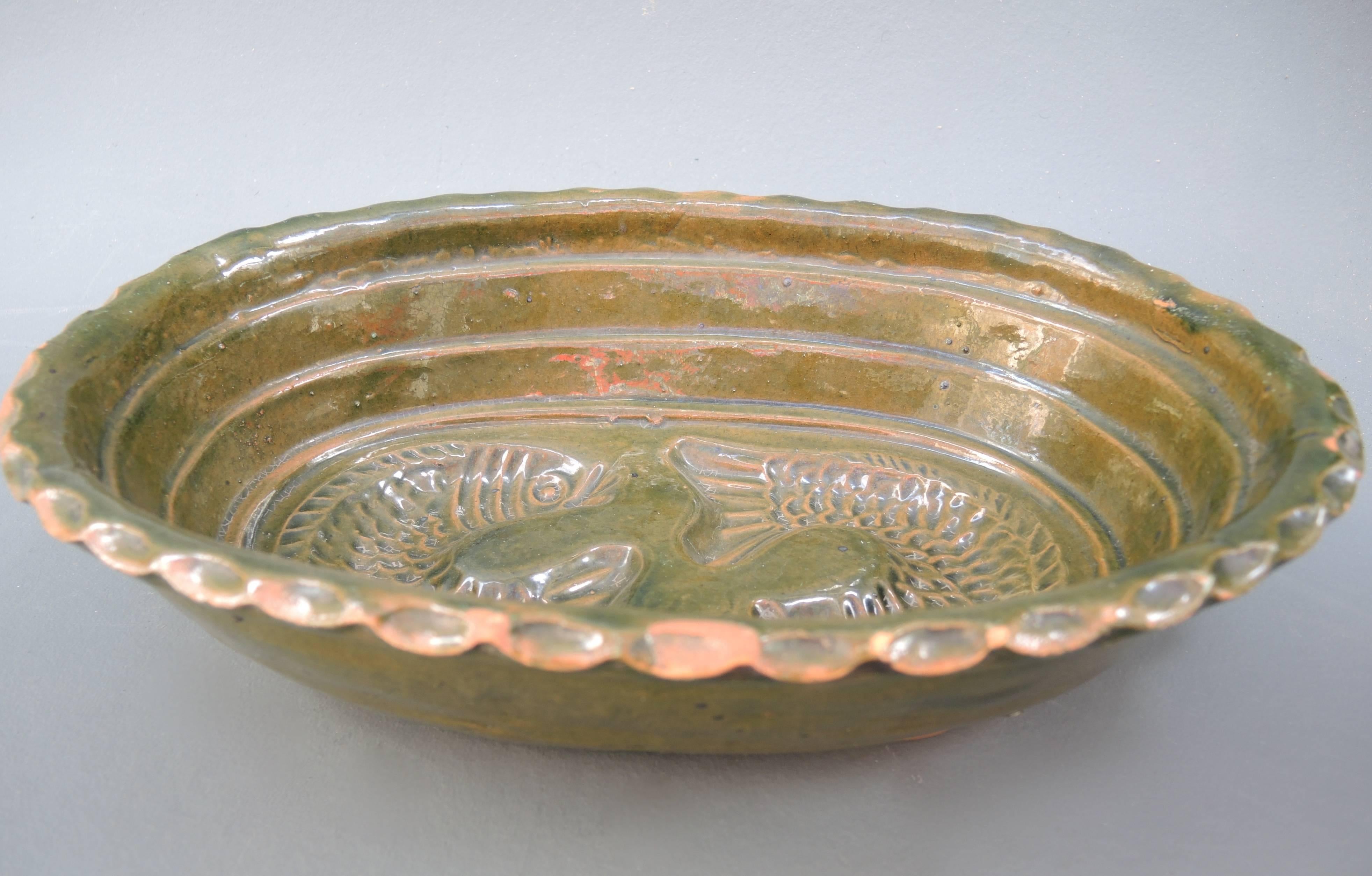 19th Century French Green Glazed Terracotta Baking Dish with Fish Design 2