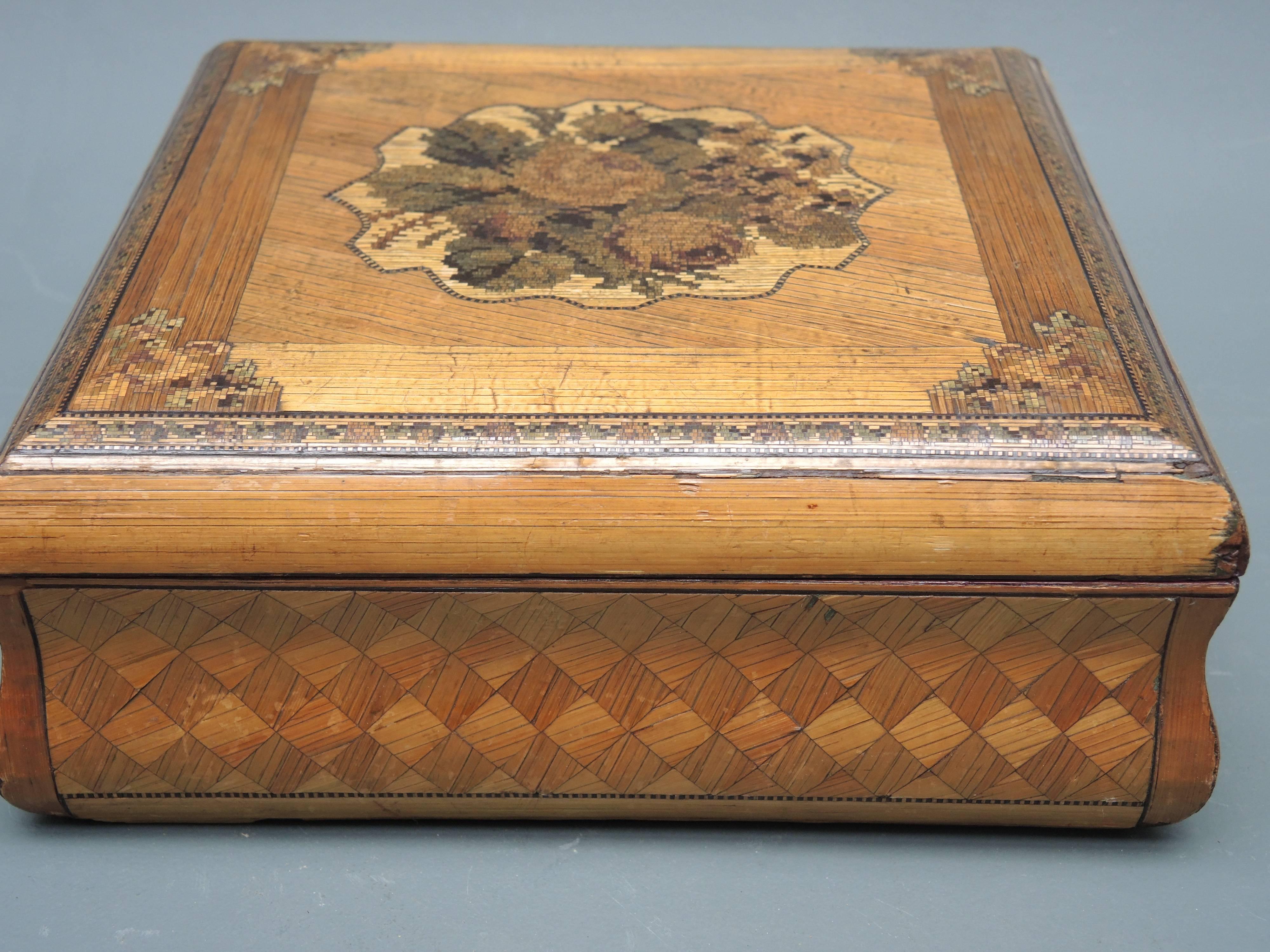 19th Century French Straw Work Inlaid Folk Art Box In Good Condition For Sale In Antwerp, BE