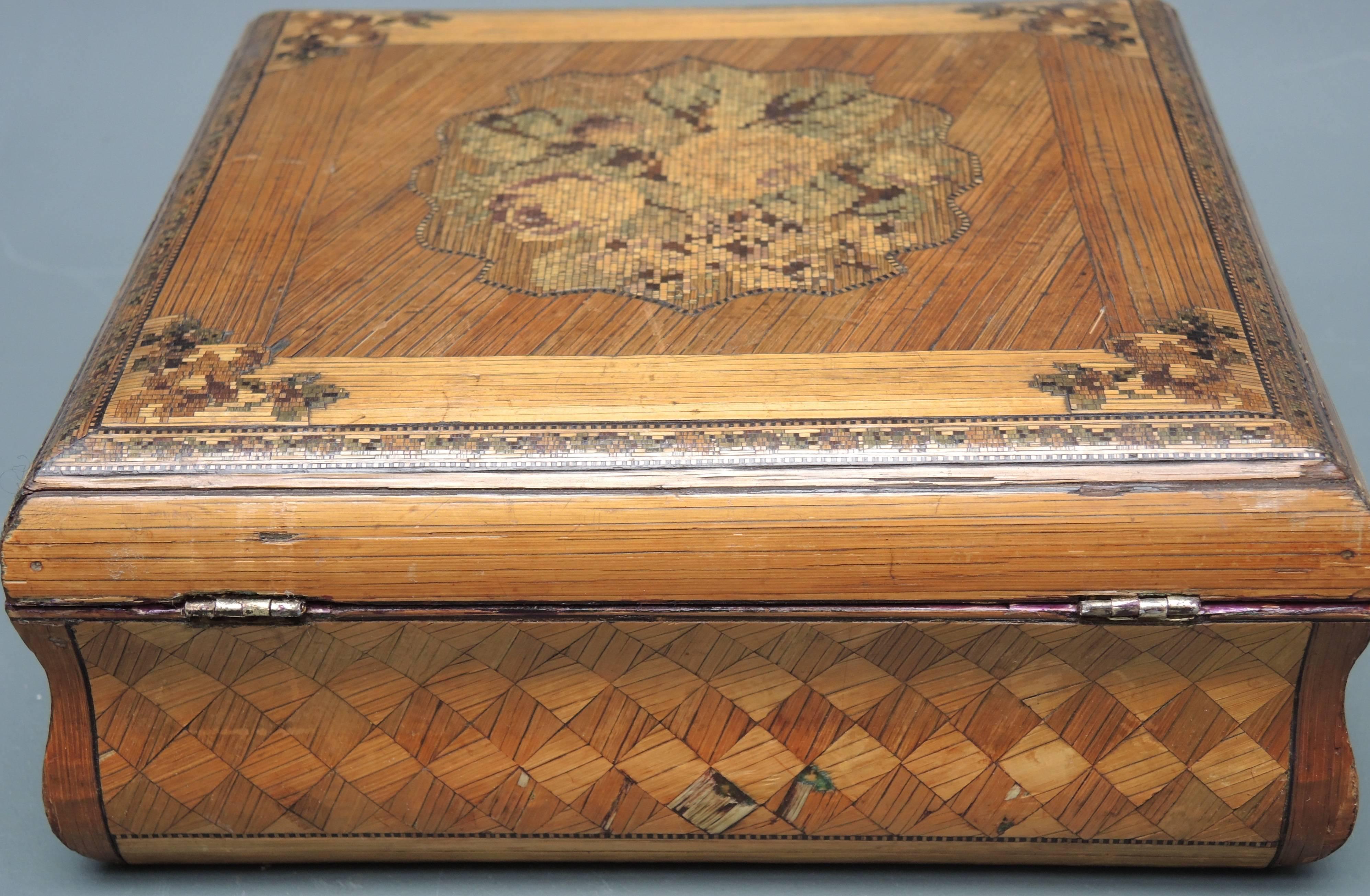 19th Century French Straw Work Inlaid Folk Art Box For Sale 1