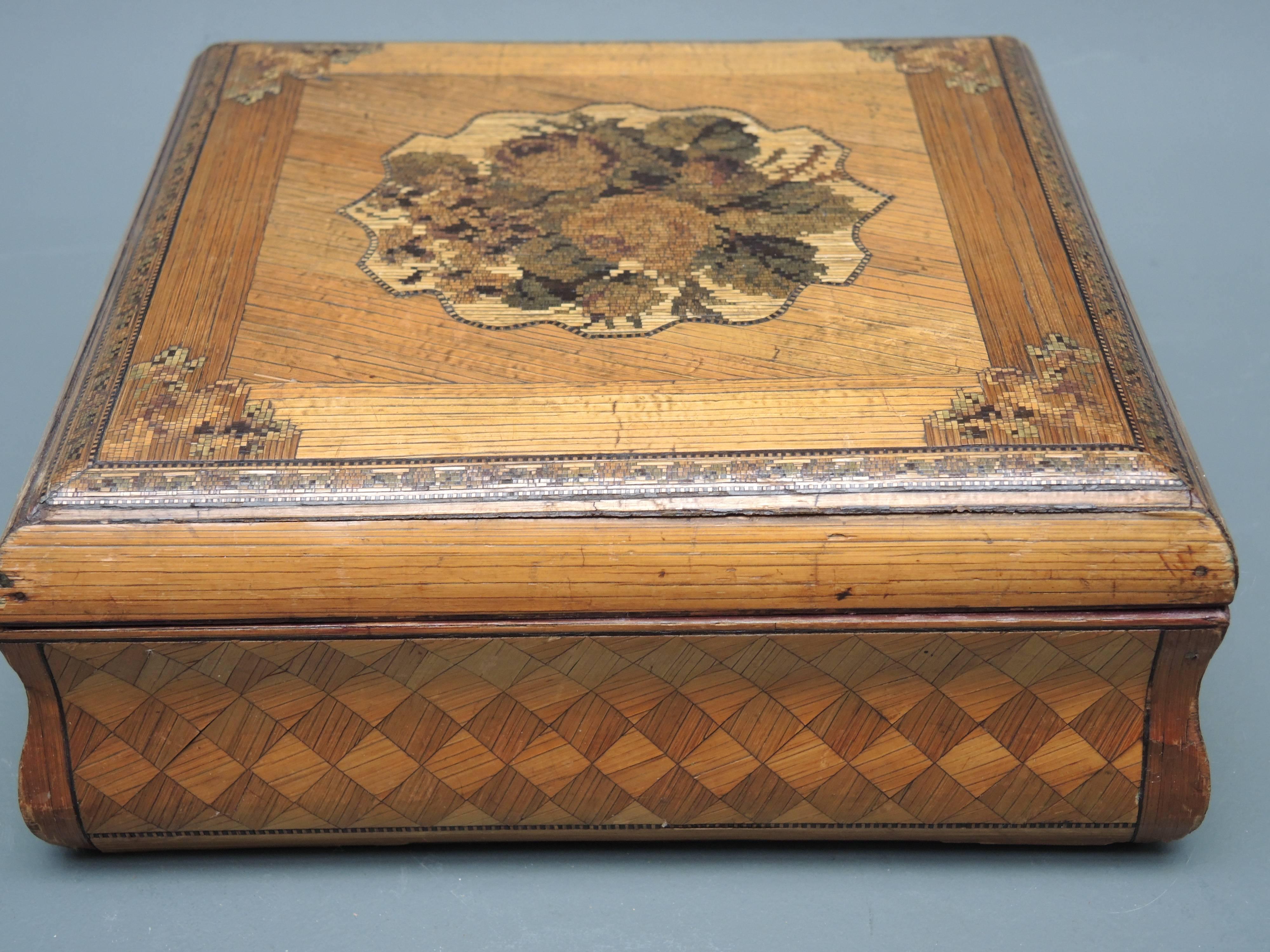 19th Century French Straw Work Inlaid Folk Art Box For Sale 2