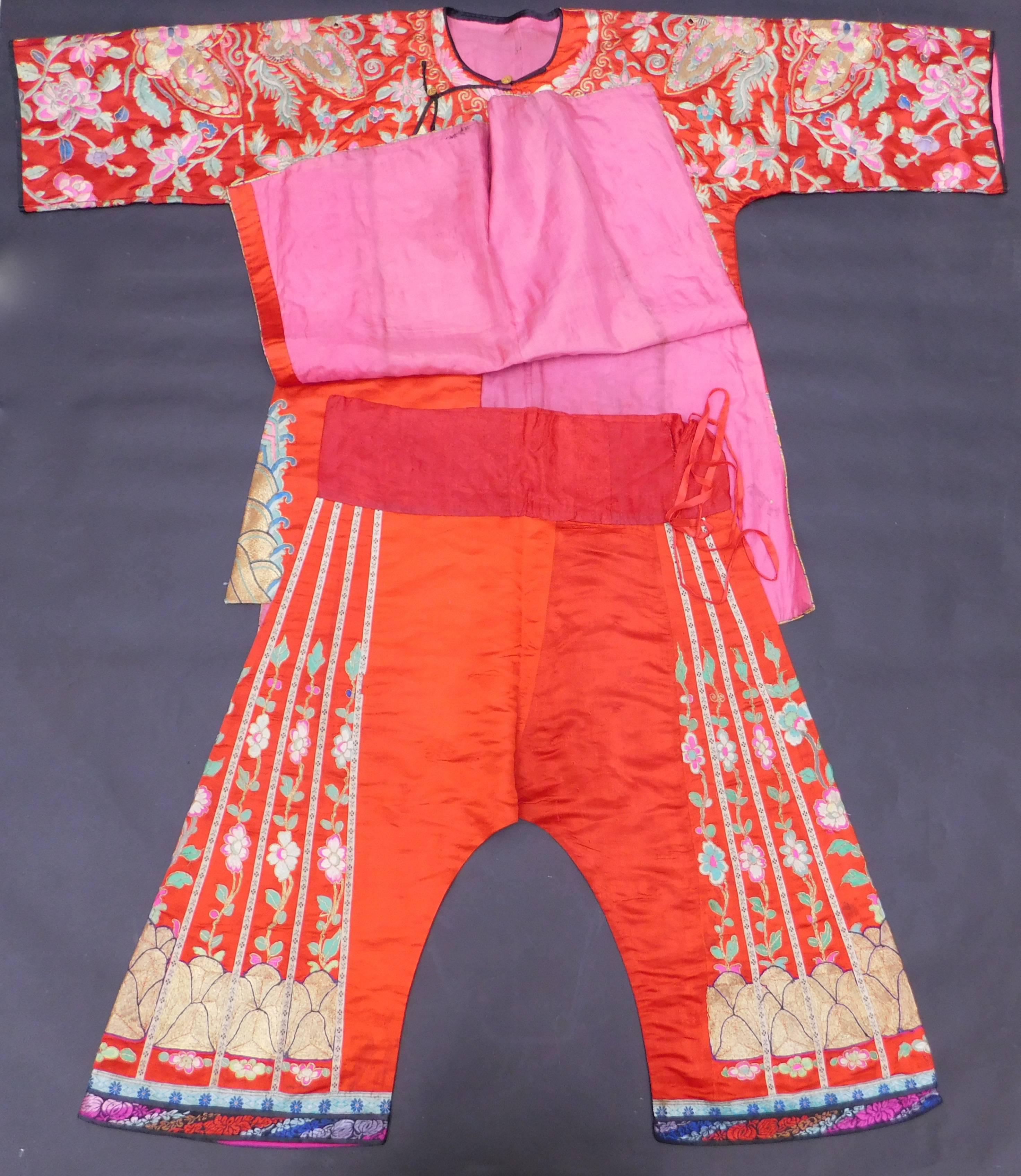 Chinese Red Silk Gold Embroidered Robe/Coat and Pants Wedding Set, circa 1920 For Sale 1