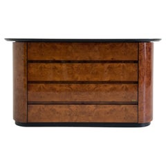 Cómoda vintage de Voltan, de madera de nudo lacada, con barra